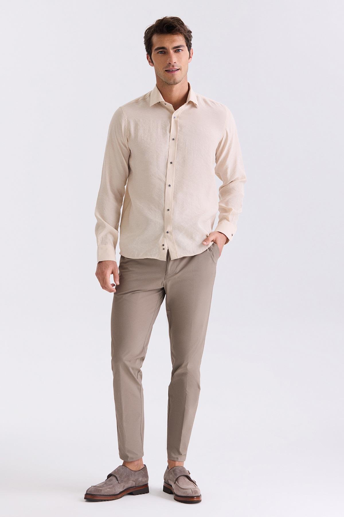 Bej Comfort Fit Düğmeli Yaka Gömlek