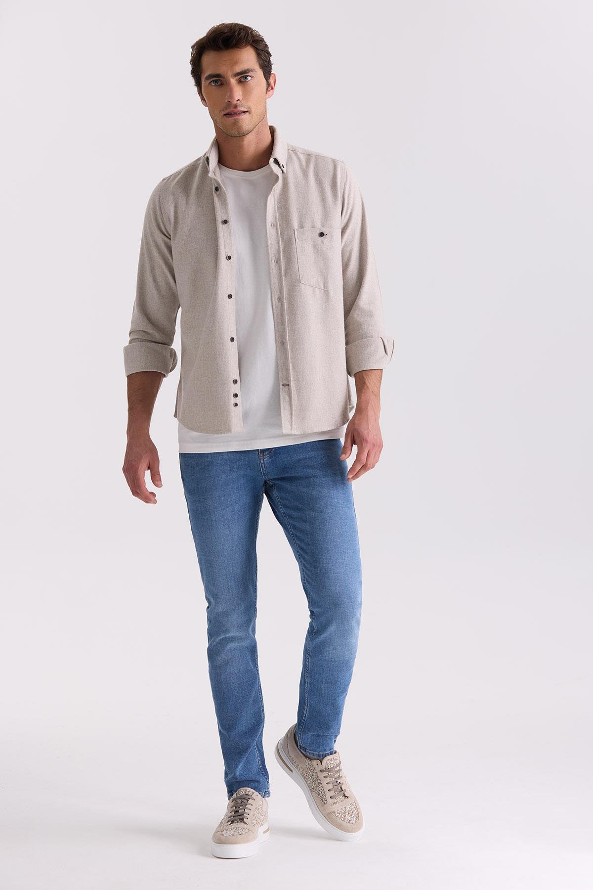 Bej Slim Fit Düğmeli Yaka Cepli Gömlek