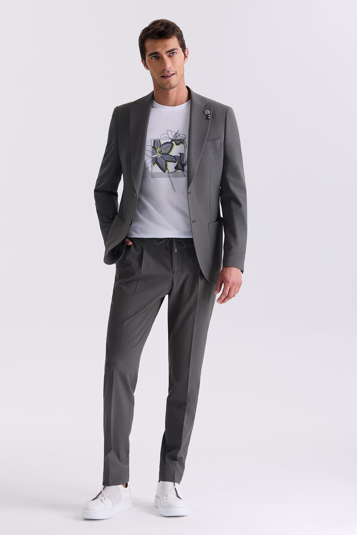 Dar Kalıp - Slim Fit Serili Takım Elbise-Jakamen  Sivri Yaka  Serili• Takım ElbiseJakamen