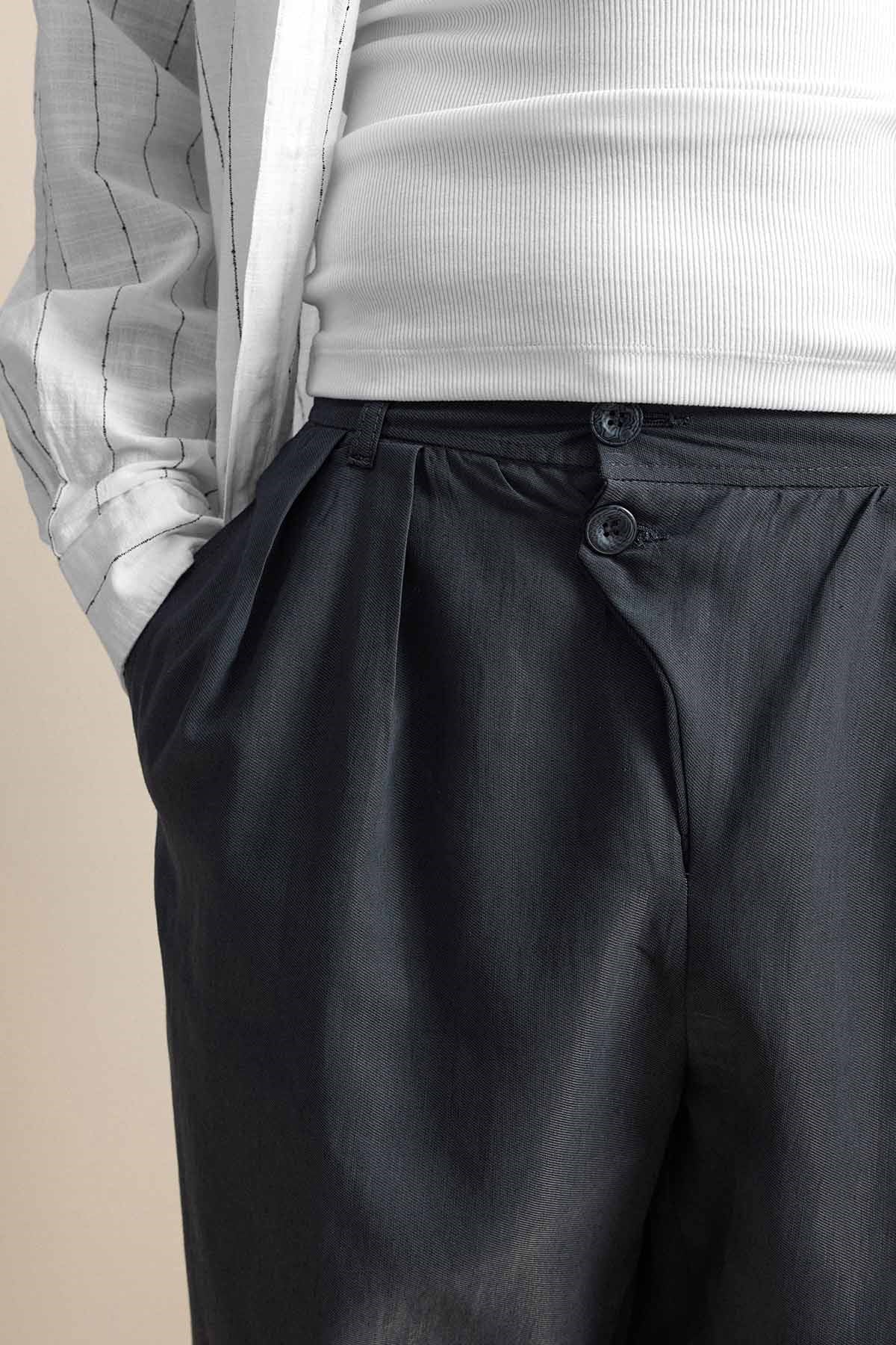 Erkek Baggy Fit Asimetrik Pileli Tencel Pantolon Füme