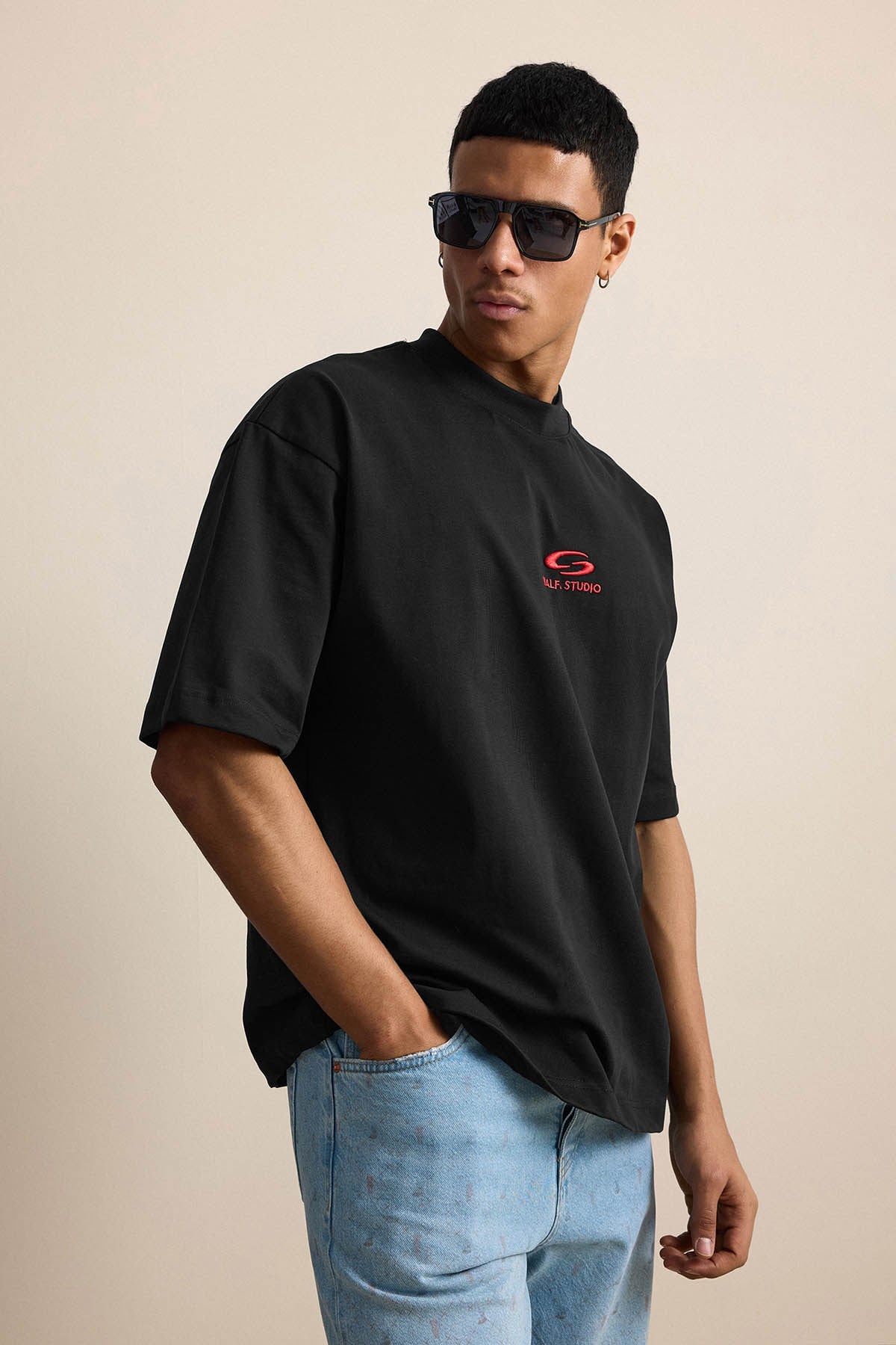 Erkek Oversize Basic Minimal Logo Nakışlı T-Shirt Siyah