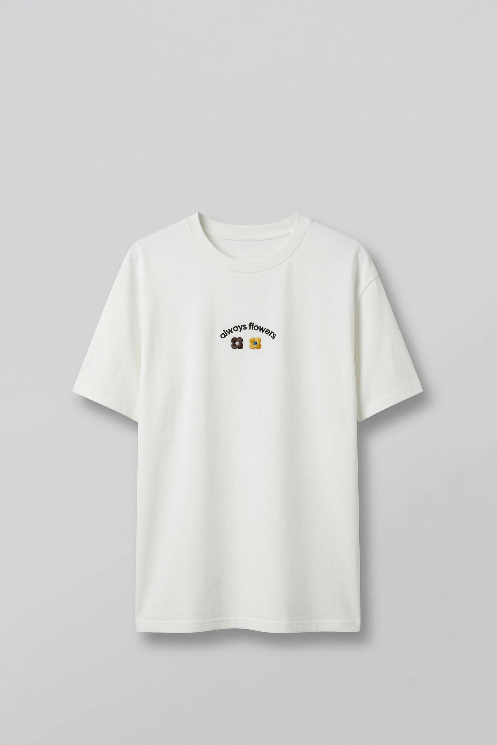 Erkek Oversize Minimal Çiçek Nakışlı T-Shirt Beyaz