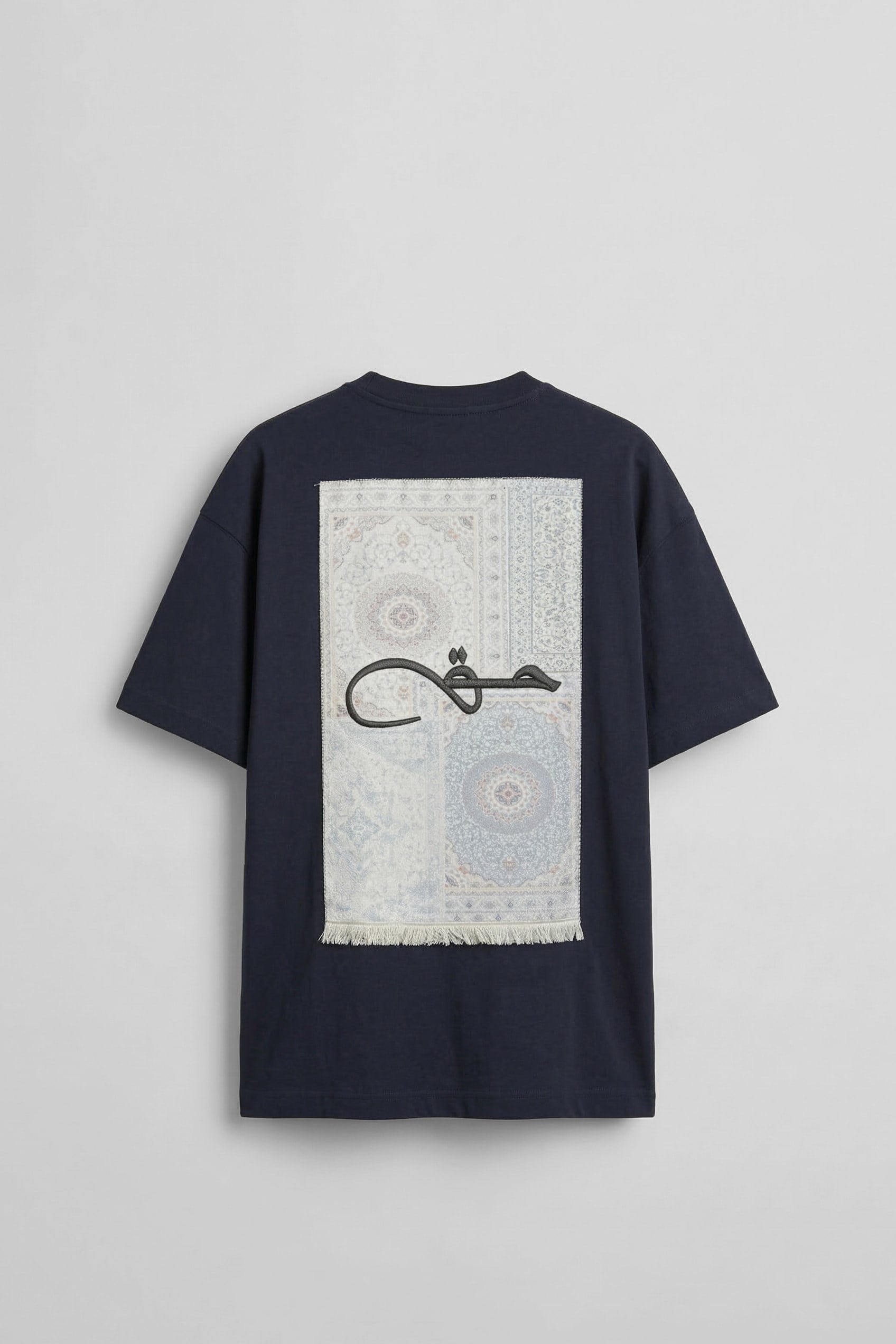 Erkek Oversize Nakışlı Halı Desenli Sırt Baskılı T-Shirt Lacivert