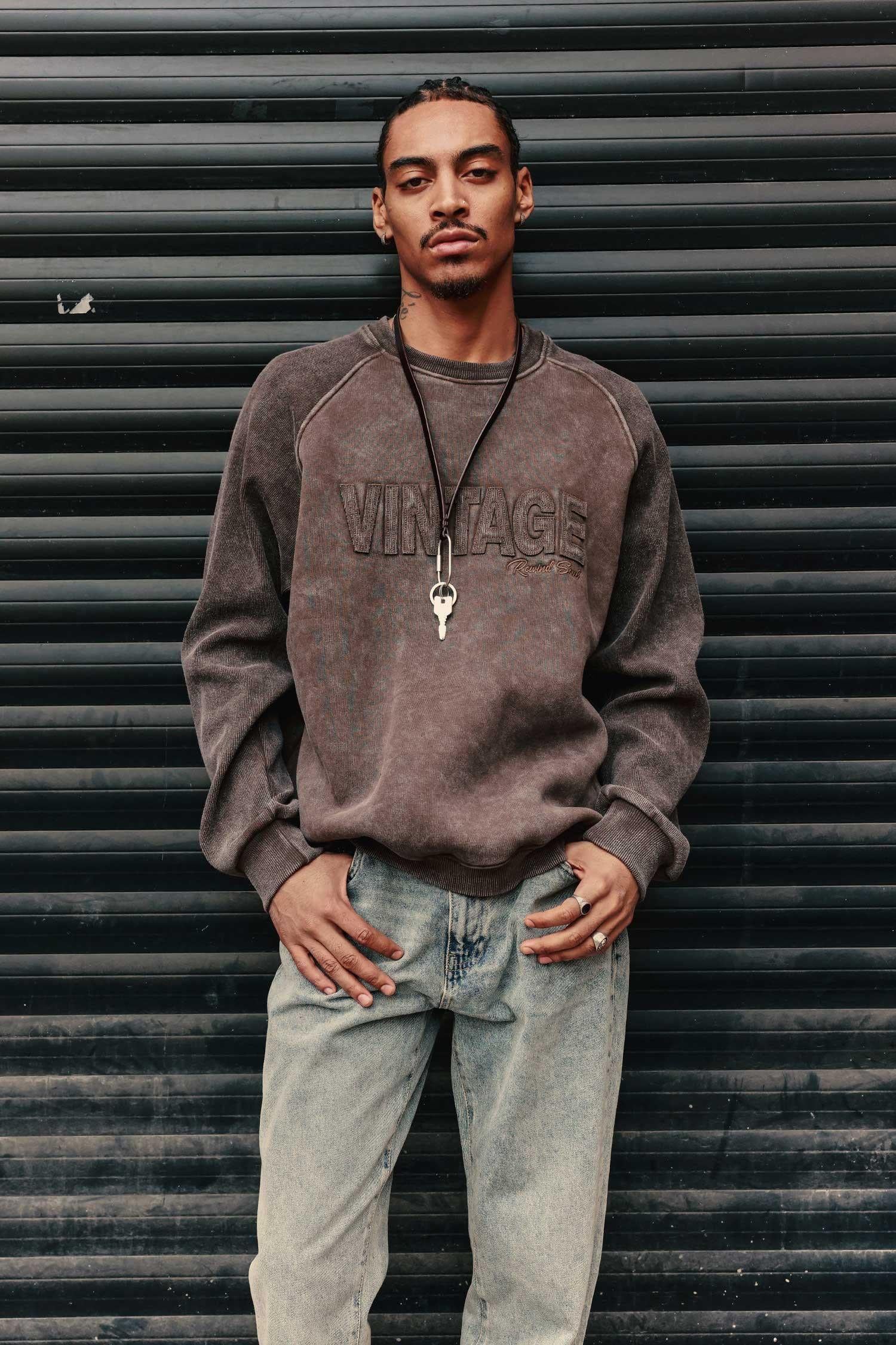 Erkek Oversize Yıkamalı Vintage Nakış Detaylı Sweatshirt Kahverengi