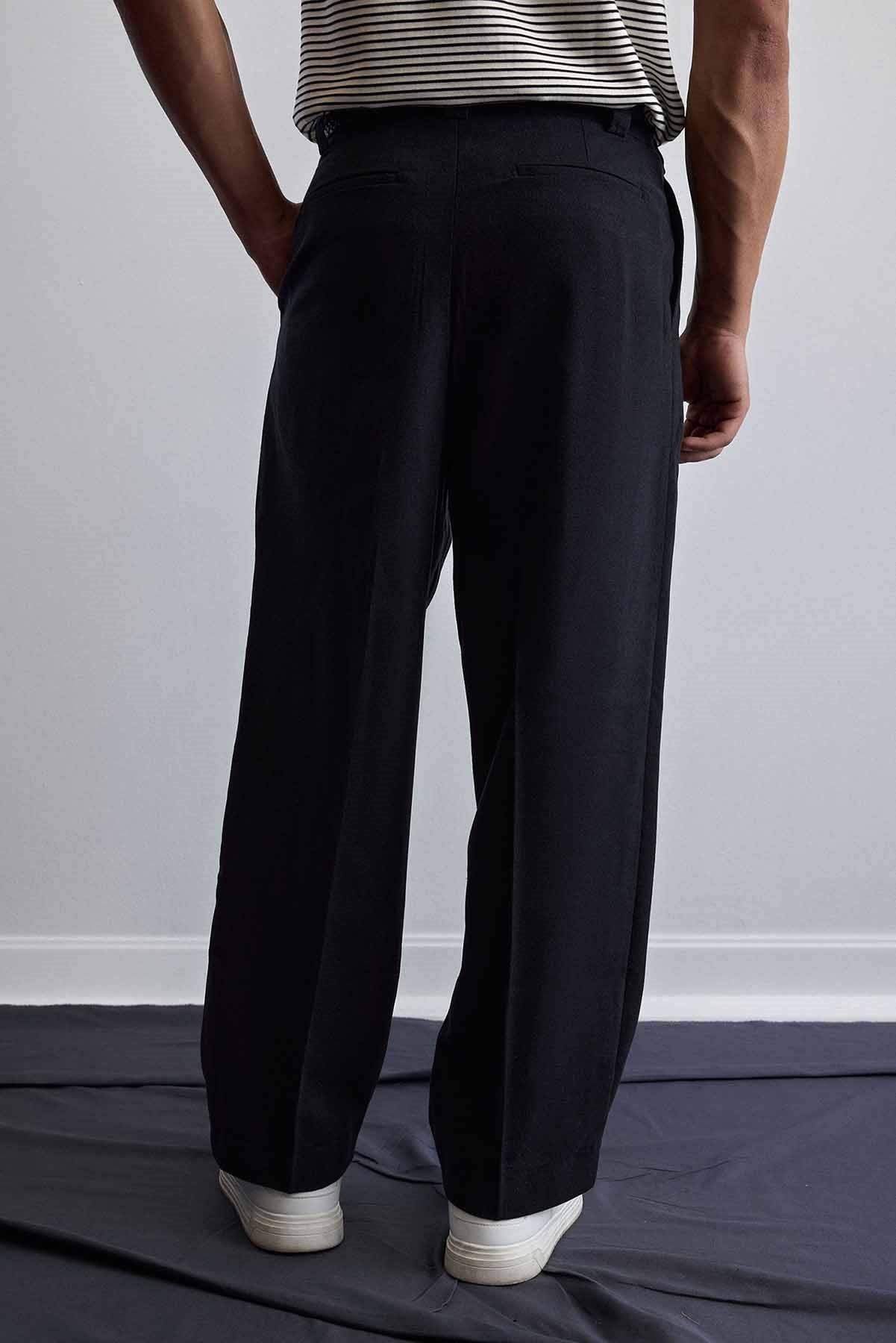 Erkek Relaxed Fit Bol Paça Keten Görünümlü Pileli Pantolon Siyah