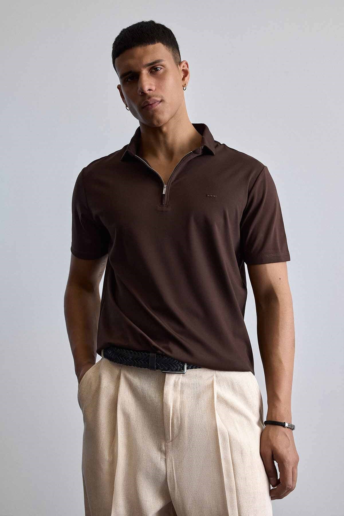 Erkek Slim Fit Yarım Fermuarlı Basic Polo Yaka T-Shirt Kahverengi