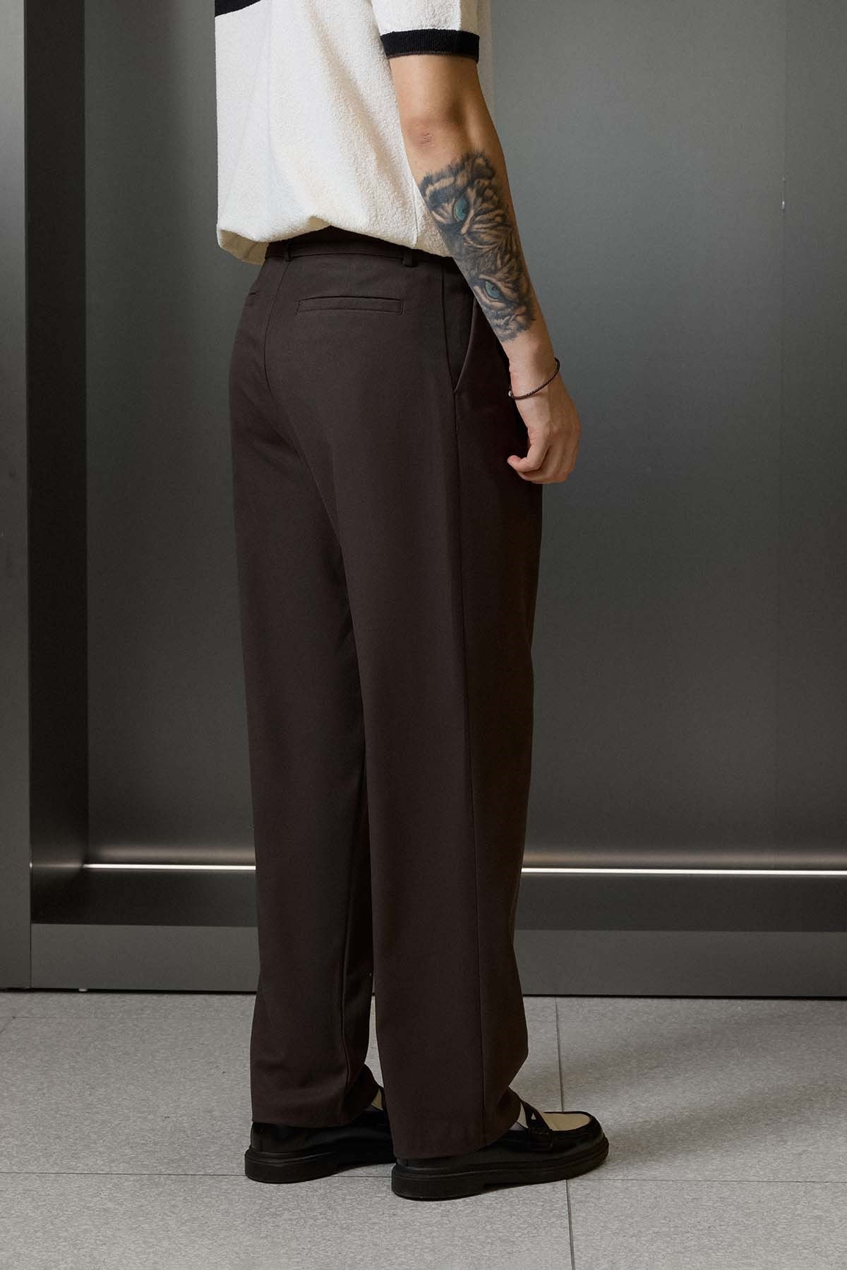 Erkek Baggy Fit Kemer Detaylı Gabardin Kumaş Pantolon Koyu Kahve