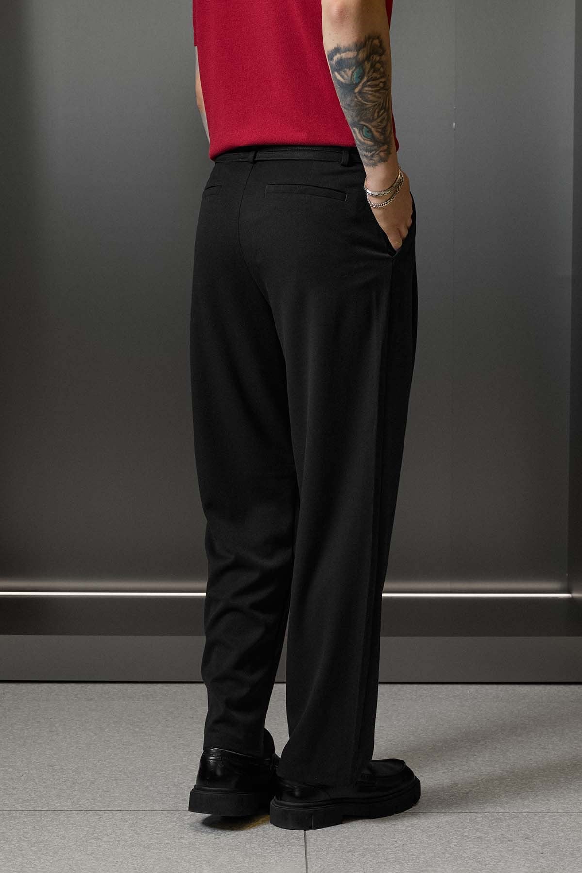 Erkek Baggy Fit Kemer Detaylı Gabardin Kumaş Pantolon Siyah