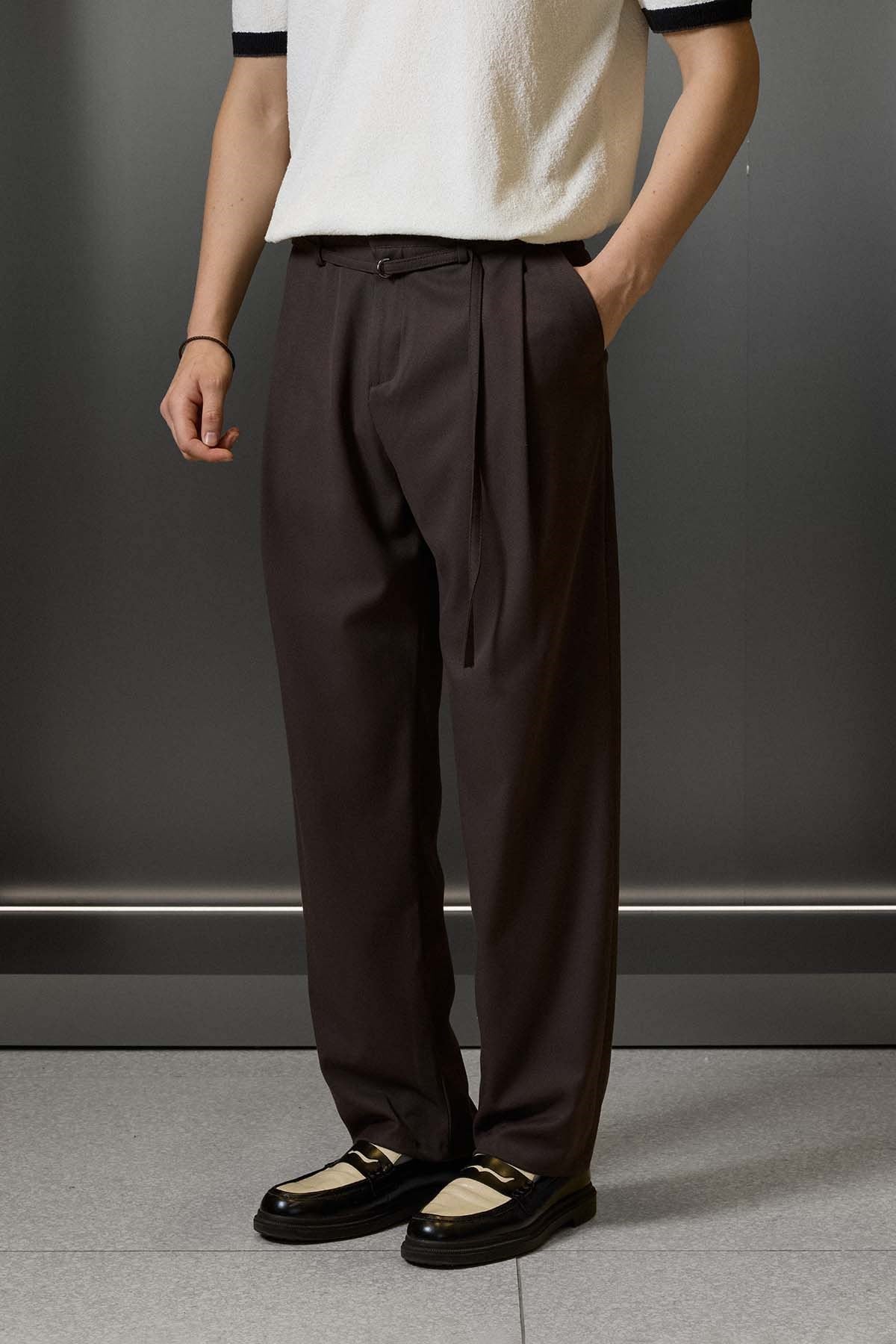Erkek Baggy Fit Kemer Detaylı Gabardin Kumaş Pantolon Koyu Kahve