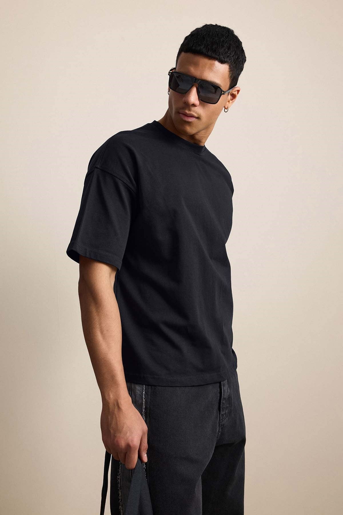 Erkek Boxy Fit Basic %100 Pamuklu T-Shirt Siyah