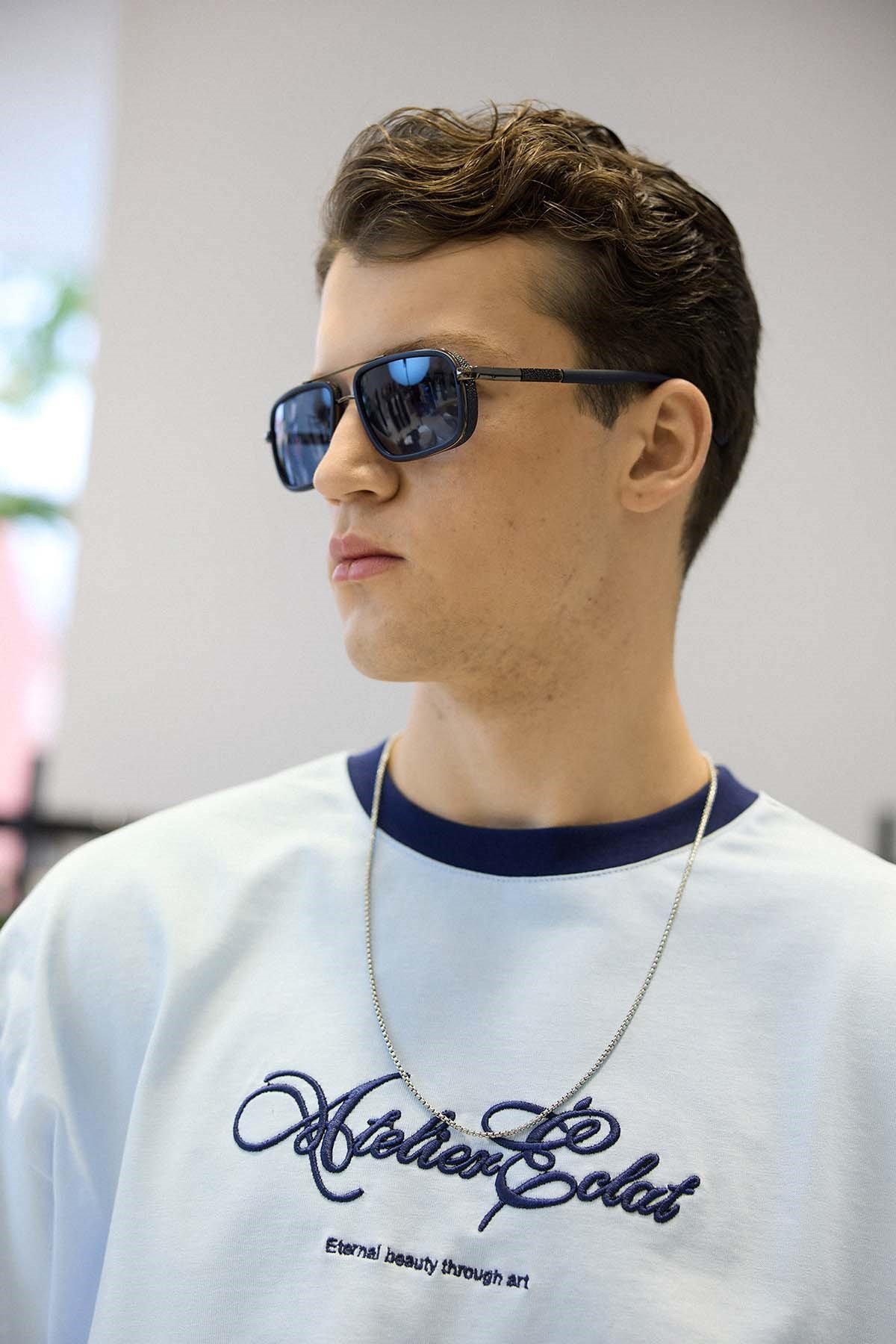 Erkek Boxy Fit Nakış Detaylı Kontrast Yaka T-Shirt Açık Mavi