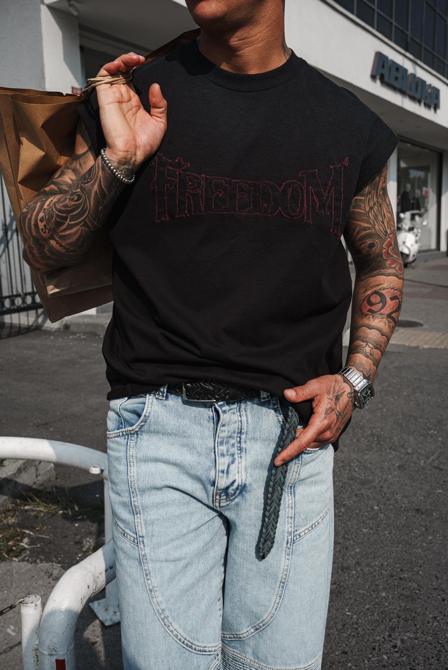 Erkek Önü İşlemeli Oversize Yıkamalı Kolsuz T-Shirt Siyah