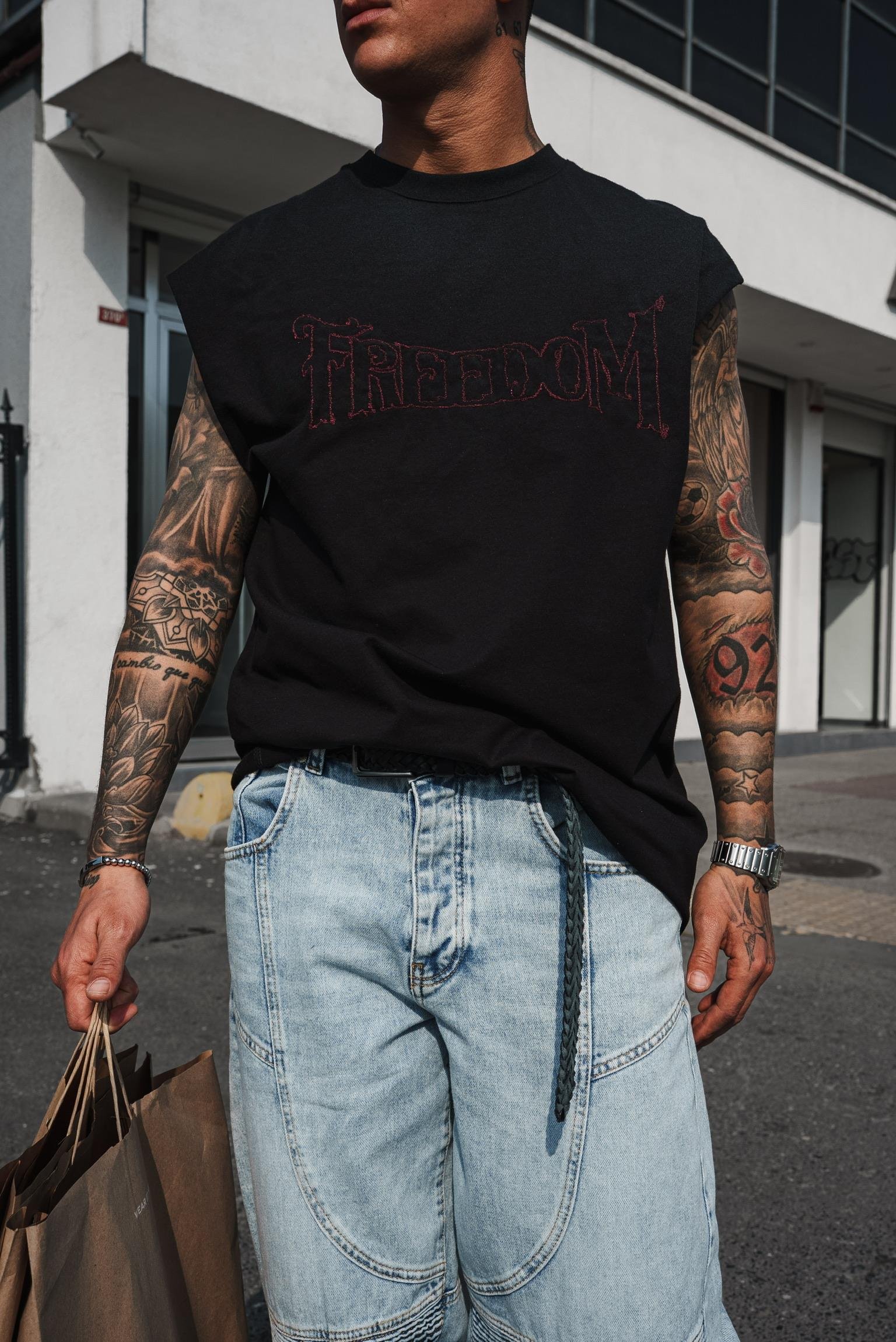 Erkek Önü İşlemeli Oversize Yıkamalı Kolsuz T-Shirt Siyah