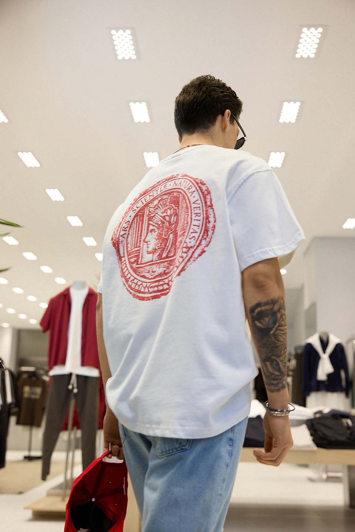 Erkek Oversize Antik Mühür Kabartmalı Baskılı T-Shirt Beyaz