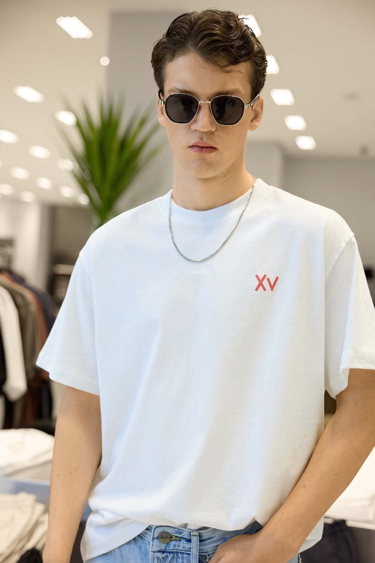Erkek Oversize Antik Mühür Kabartmalı Baskılı T-Shirt Beyaz