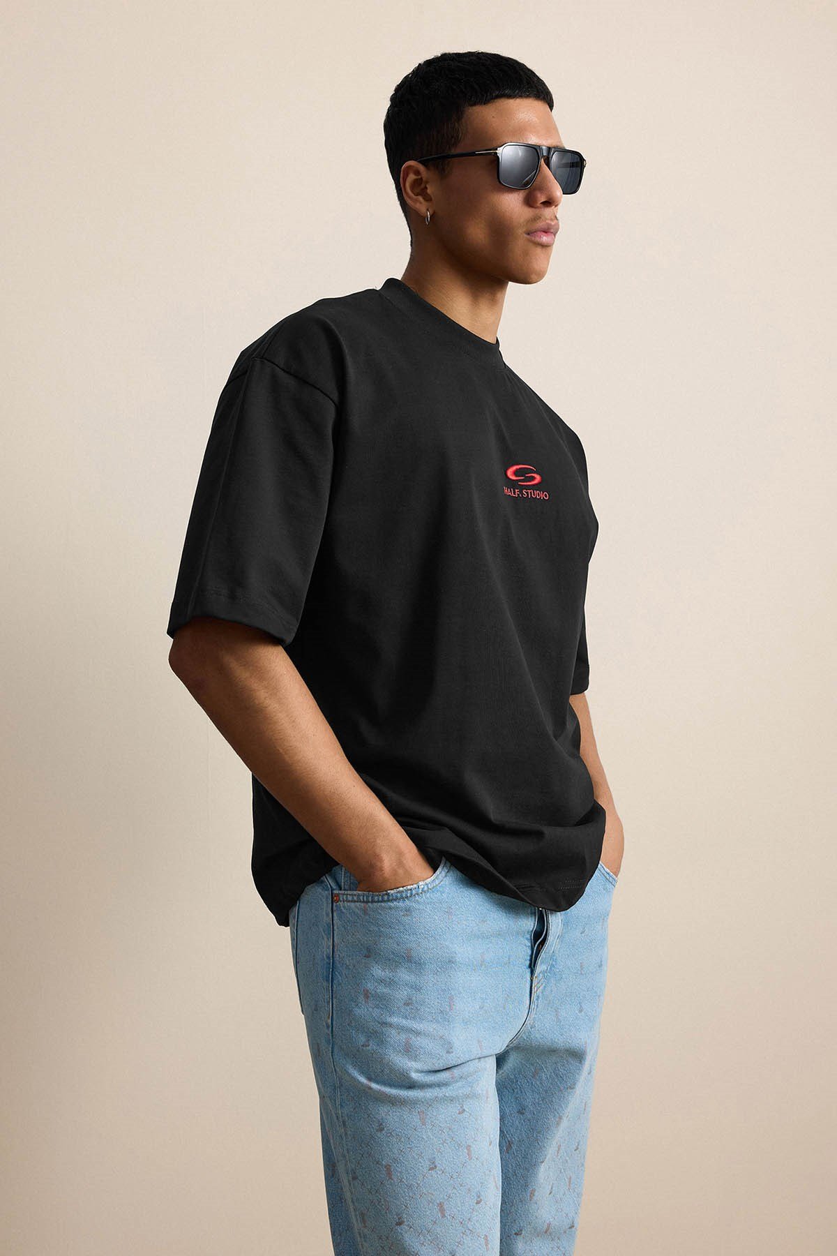 Erkek Oversize Basic Minimal Logo Nakışlı T-Shirt Siyah