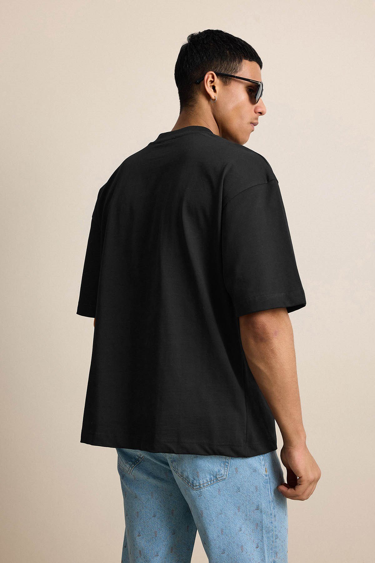 Erkek Oversize Basic Minimal Logo Nakışlı T-Shirt Siyah