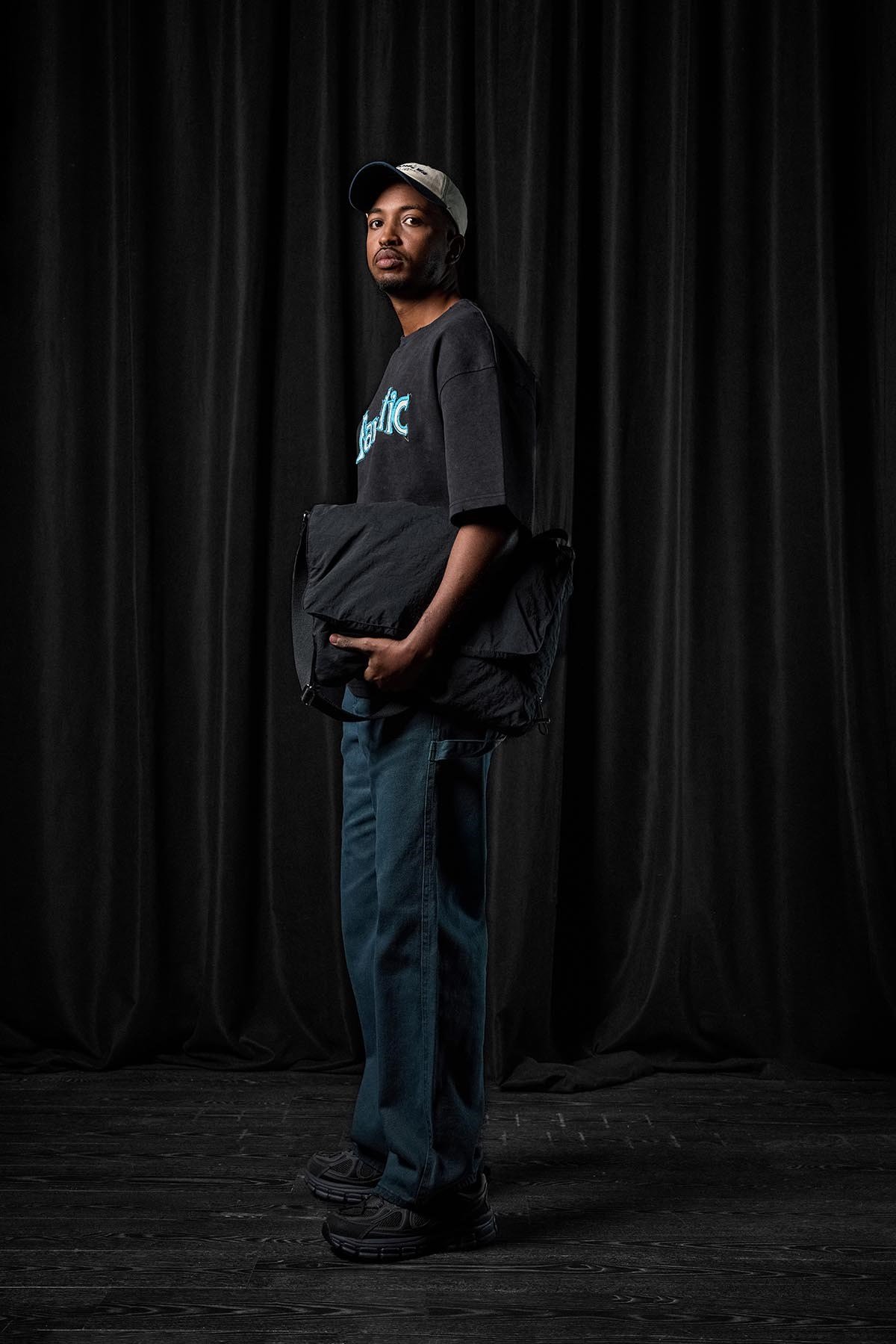 Erkek Oversize Nakışlı Yıkamalı T-Shirt Siyah