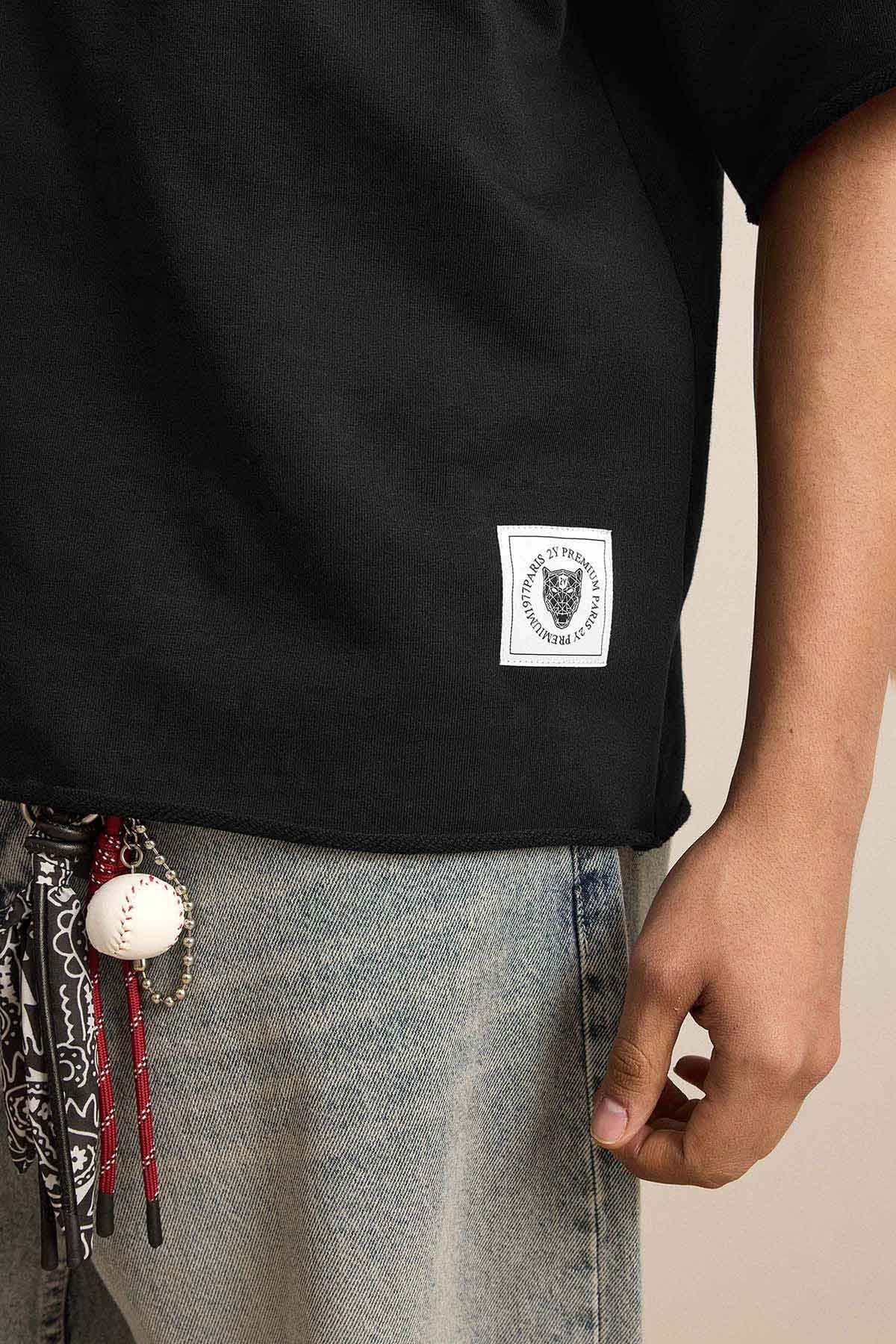 Erkek Oversize Püskül Detaylı Basic Örme T-Shirt Siyah