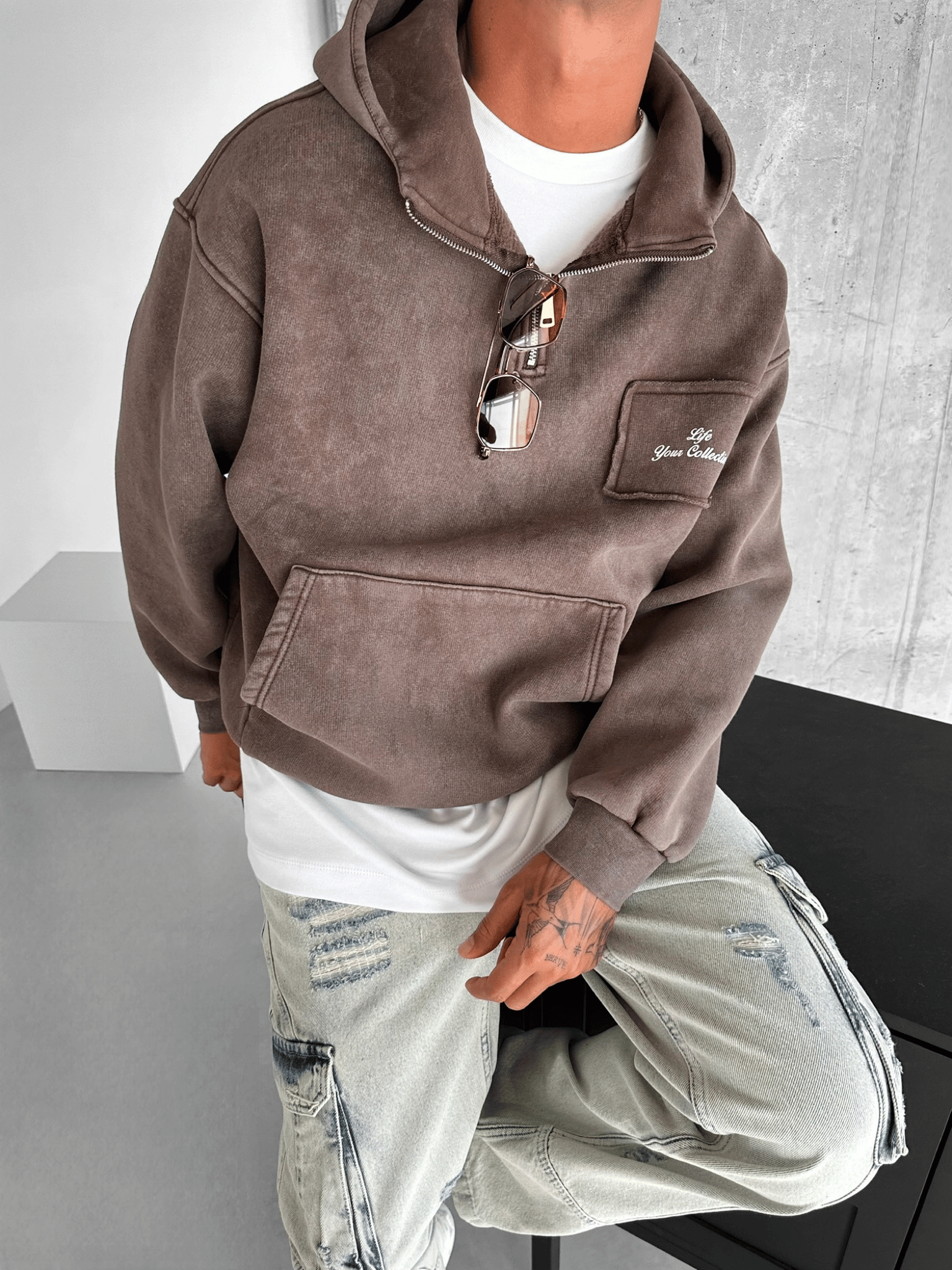 Erkek Oversize Yarım Fermuarlı Baskılı Hoodie Kahverengi