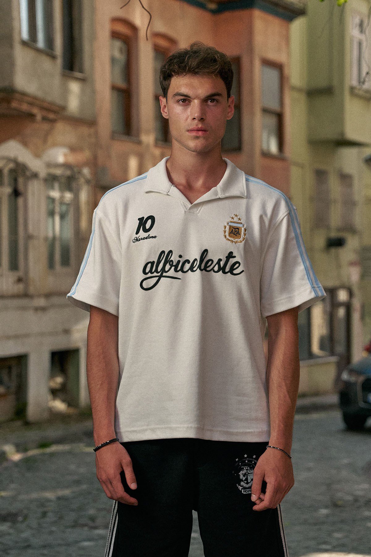 Erkek Regular Fit Arjantin Nakışlı Polo Yaka Forma T-Shirt Ekru