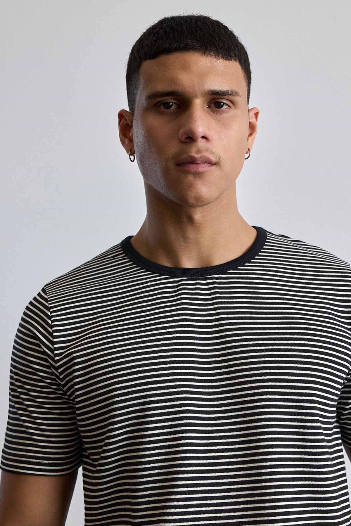 Erkek Regular Fit Çizgili Basic T-Shirt Siyah