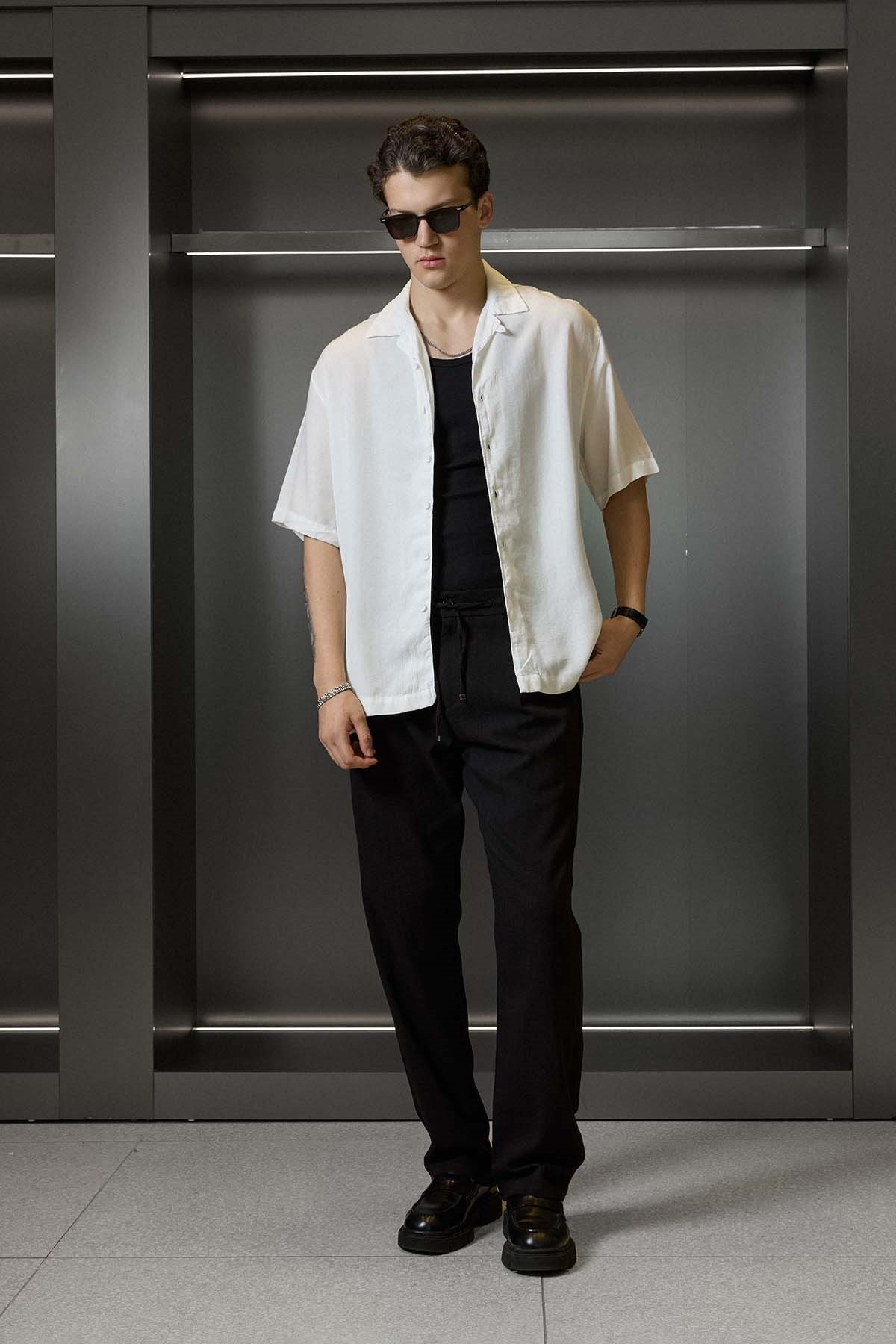 Erkek Relaxed Fit Açık Yaka Kısa Kollu Tencel Gömlek Beyaz