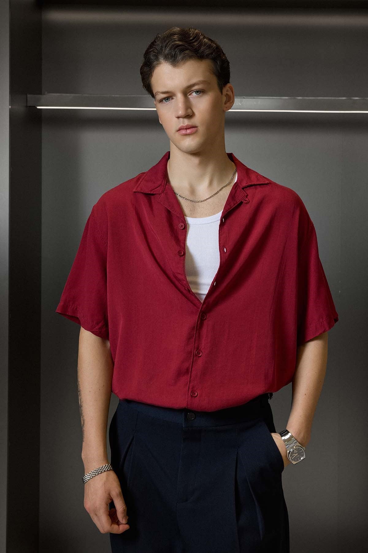 Erkek Relaxed Fit Açık Yaka Kısa Kollu Tencel Gömlek Kırmızı