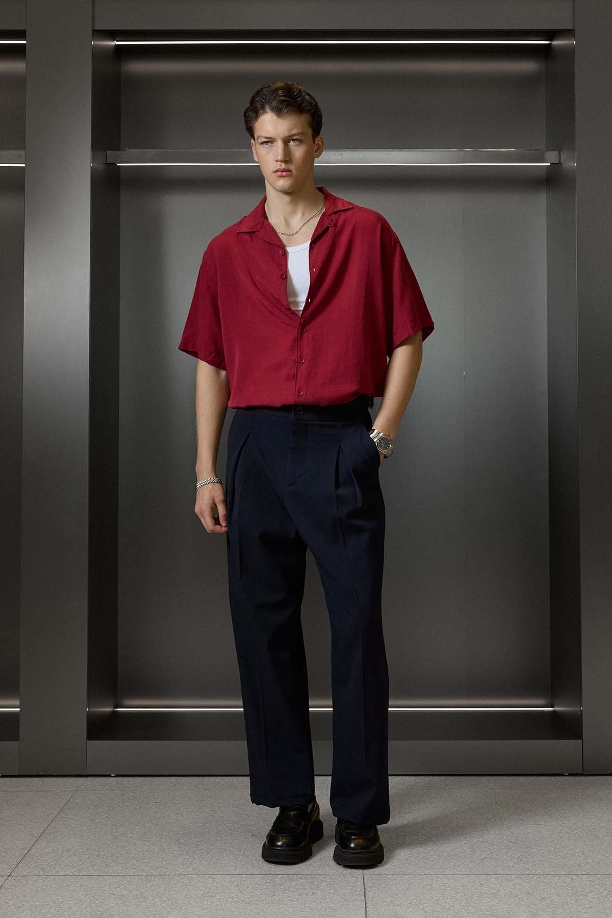 Erkek Relaxed Fit Açık Yaka Kısa Kollu Tencel Gömlek Kırmızı