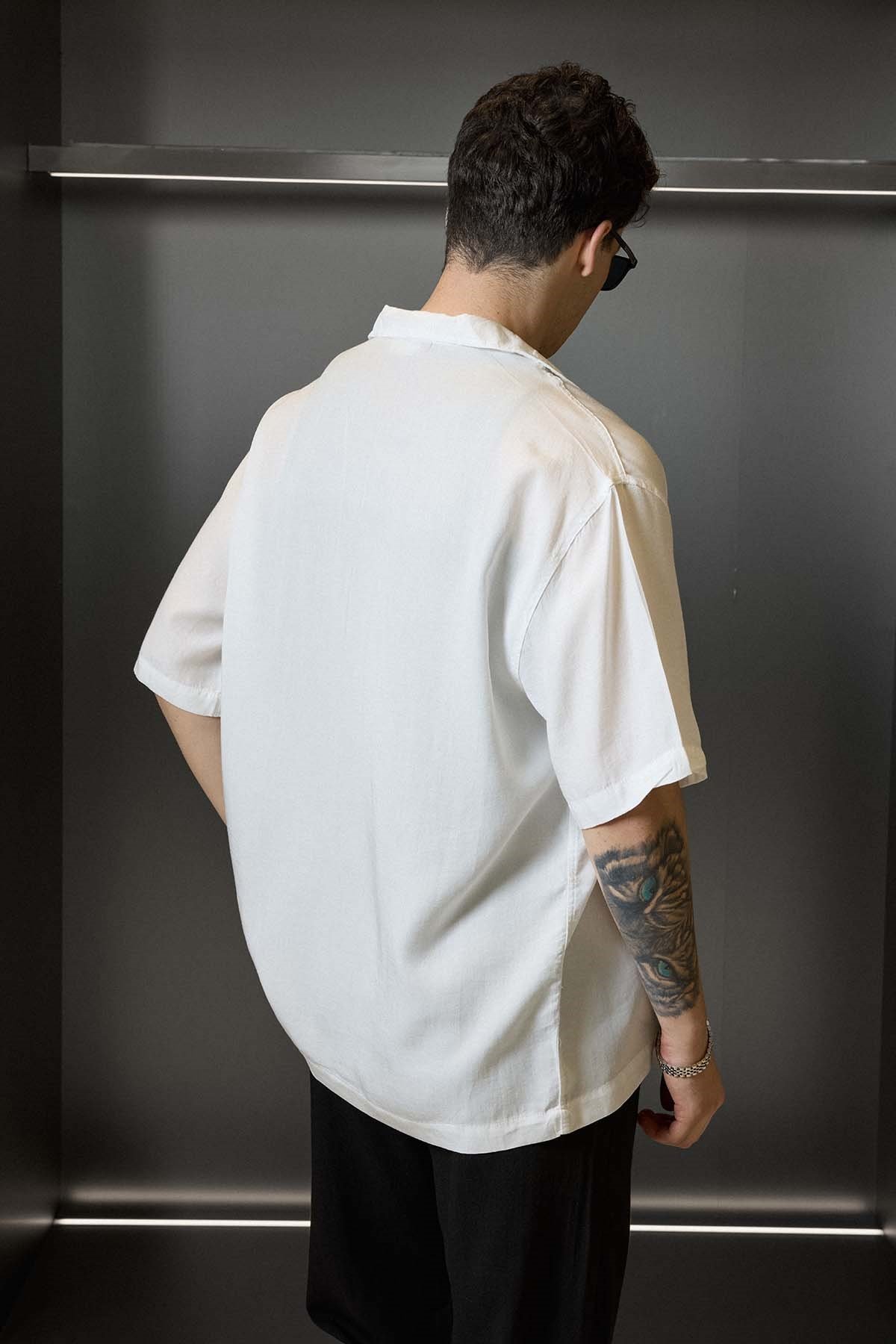 Erkek Relaxed Fit Açık Yaka Kısa Kollu Tencel Gömlek Beyaz