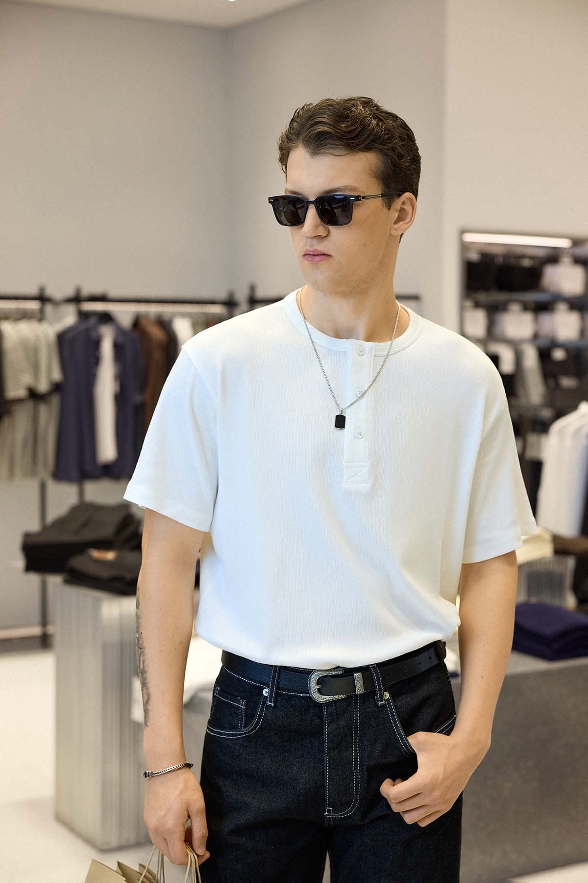 Erkek Relaxed Fit Düğmeli Henley Yaka Basic T-Shirt Beyaz