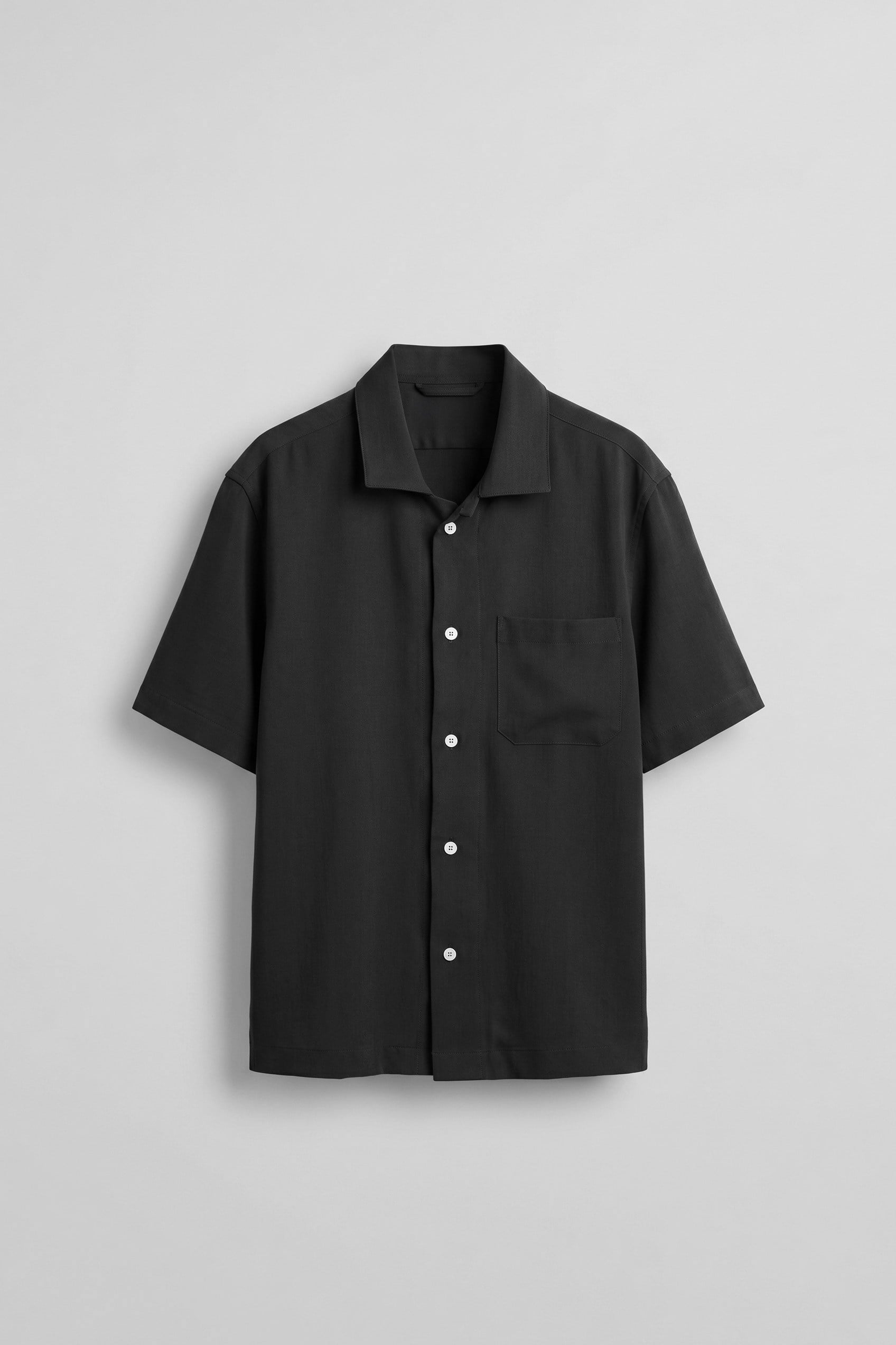 Erkek Relaxed Fit Kısa Kollu Cepli Tencel Gömlek Siyah
