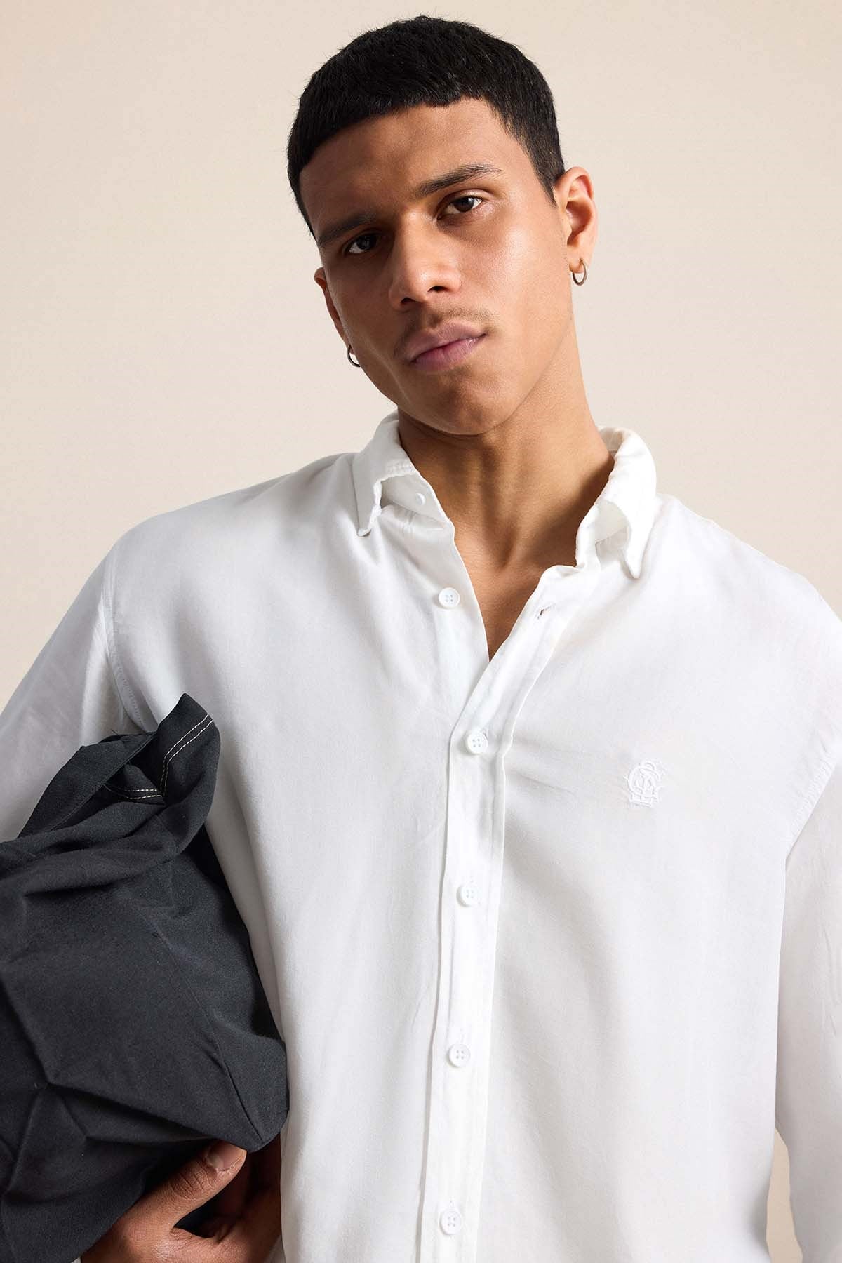 Erkek Relaxed Minimal Nakışlı Basic Tencel Gömlek Beyaz