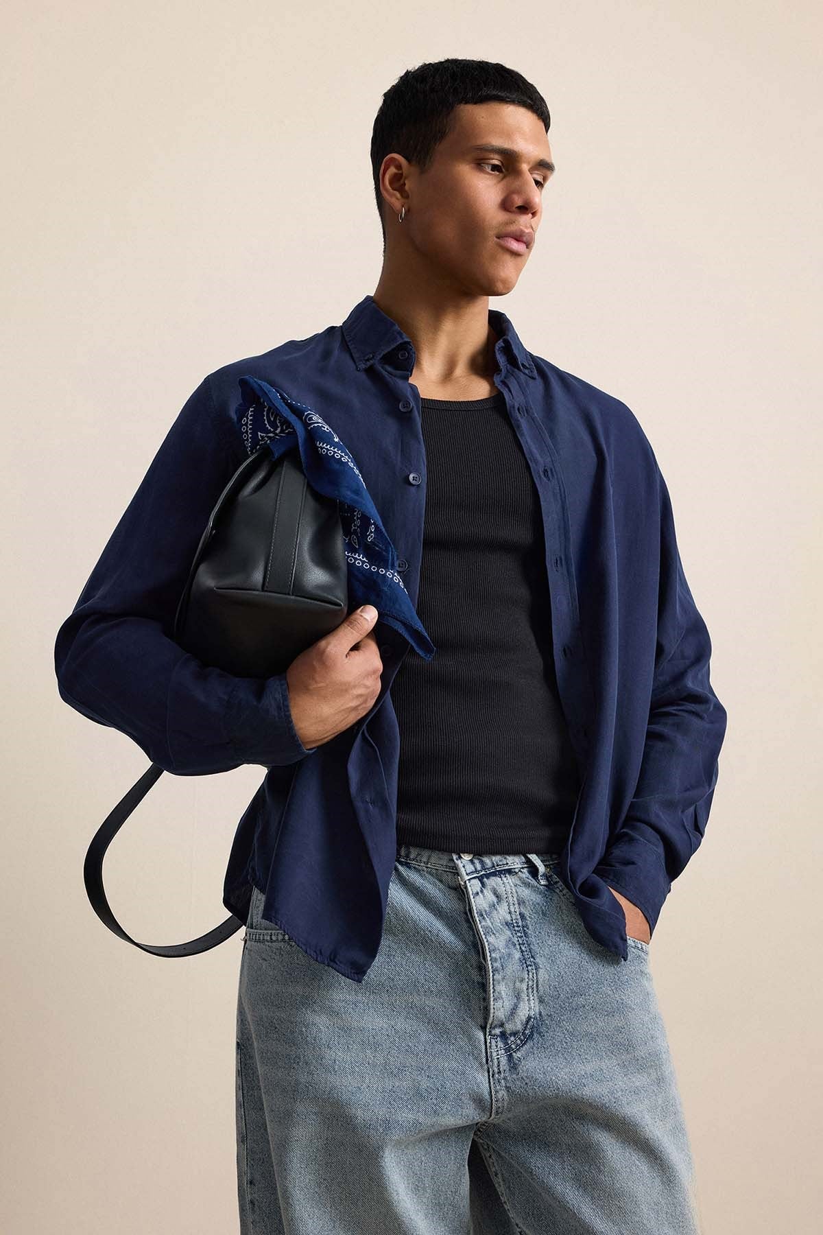 Erkek Relaxed Minimal Nakışlı Basic Tencel Gömlek Lacivert