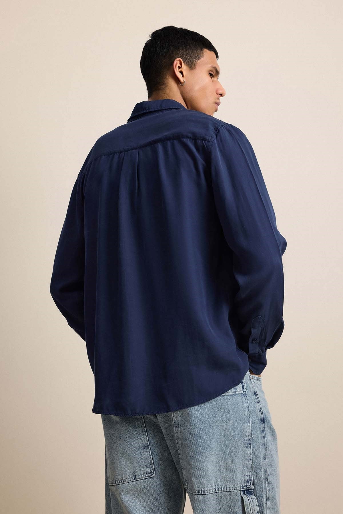 Erkek Relaxed Minimal Nakışlı Basic Tencel Gömlek Lacivert