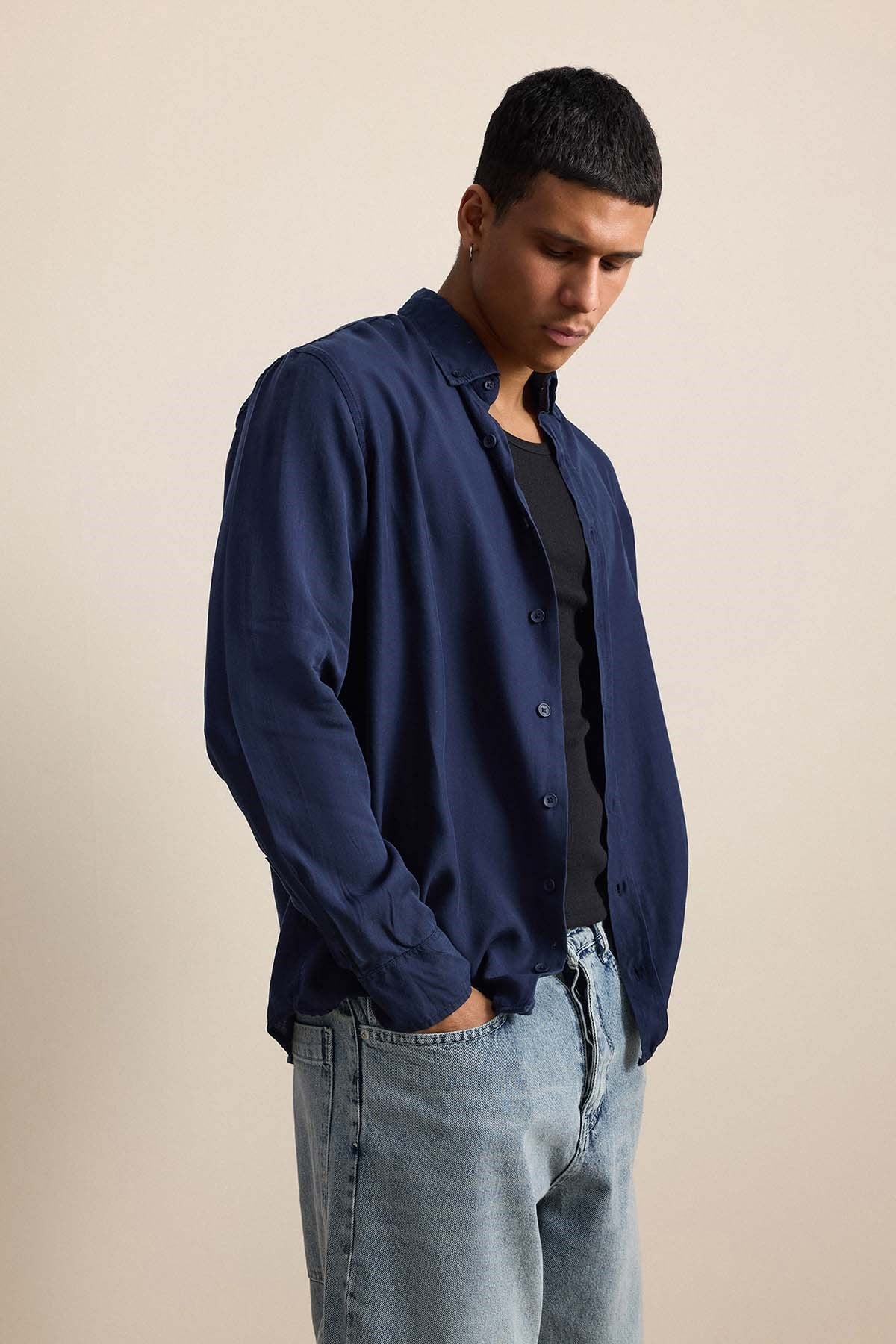 Erkek Relaxed Minimal Nakışlı Basic Tencel Gömlek Lacivert
