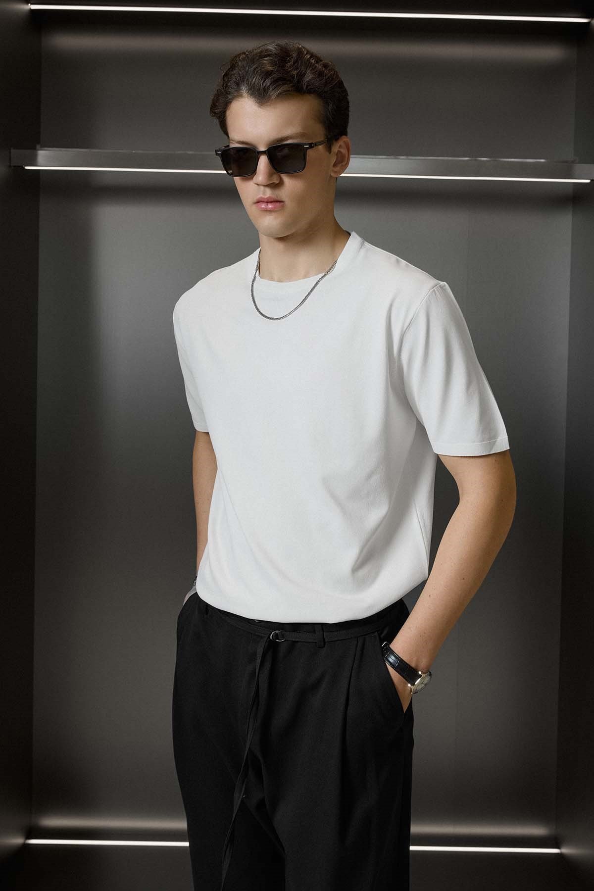 Erkek Slim Fit Triko Bisiklet Yaka Basic T-Shirt Ekru