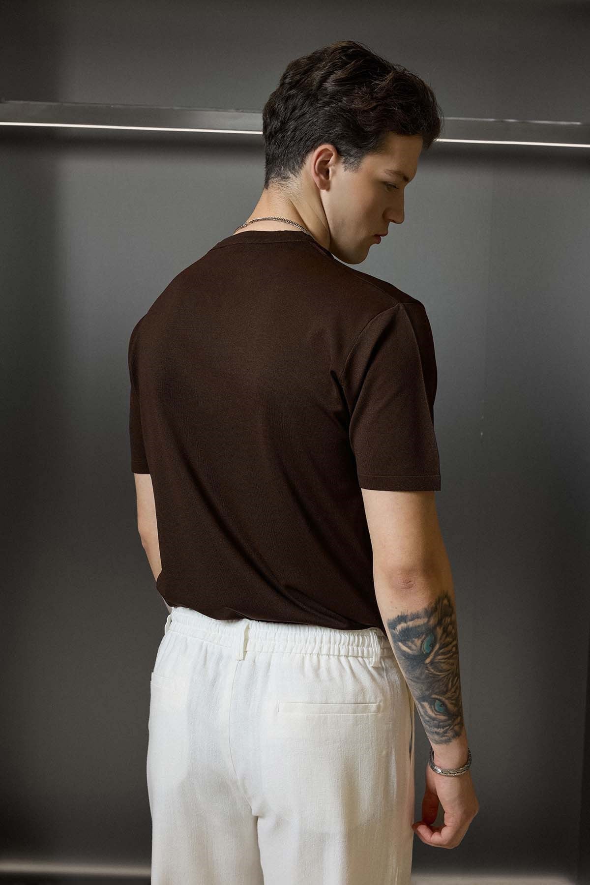 Erkek Slim Fit Triko Bisiklet Yaka Basic T-Shirt Kahverengi