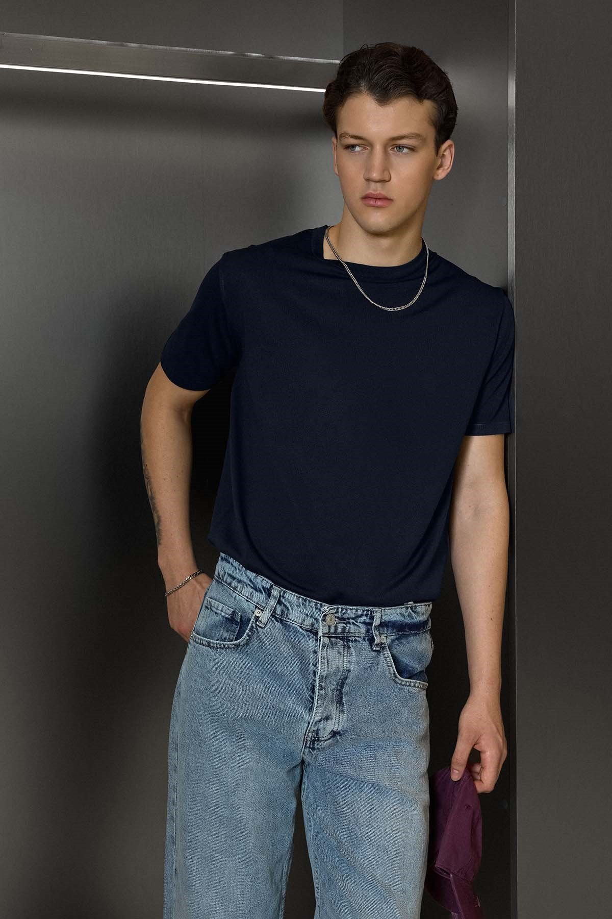 Erkek Slim Fit Triko Bisiklet Yaka Basic T-Shirt Lacivert