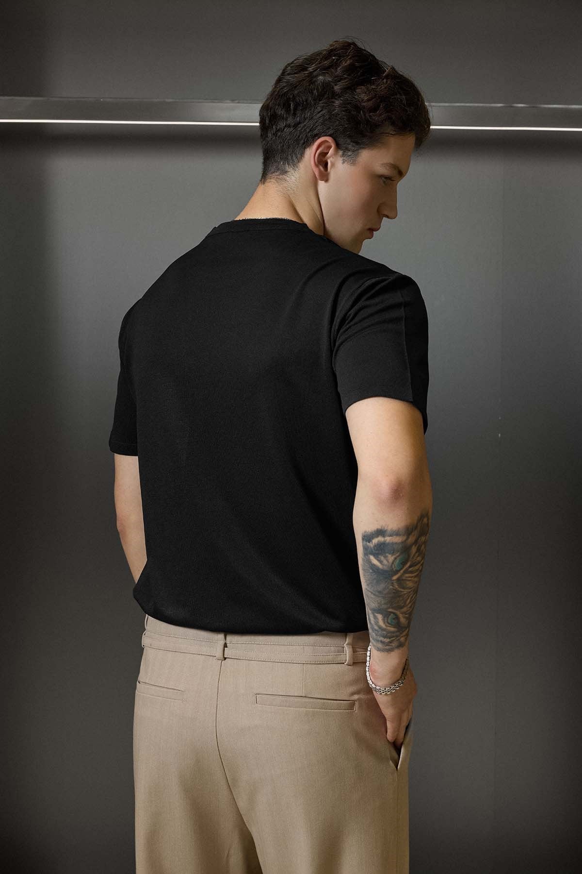 Erkek Slim Fit Triko Bisiklet Yaka Basic T-Shirt Siyah