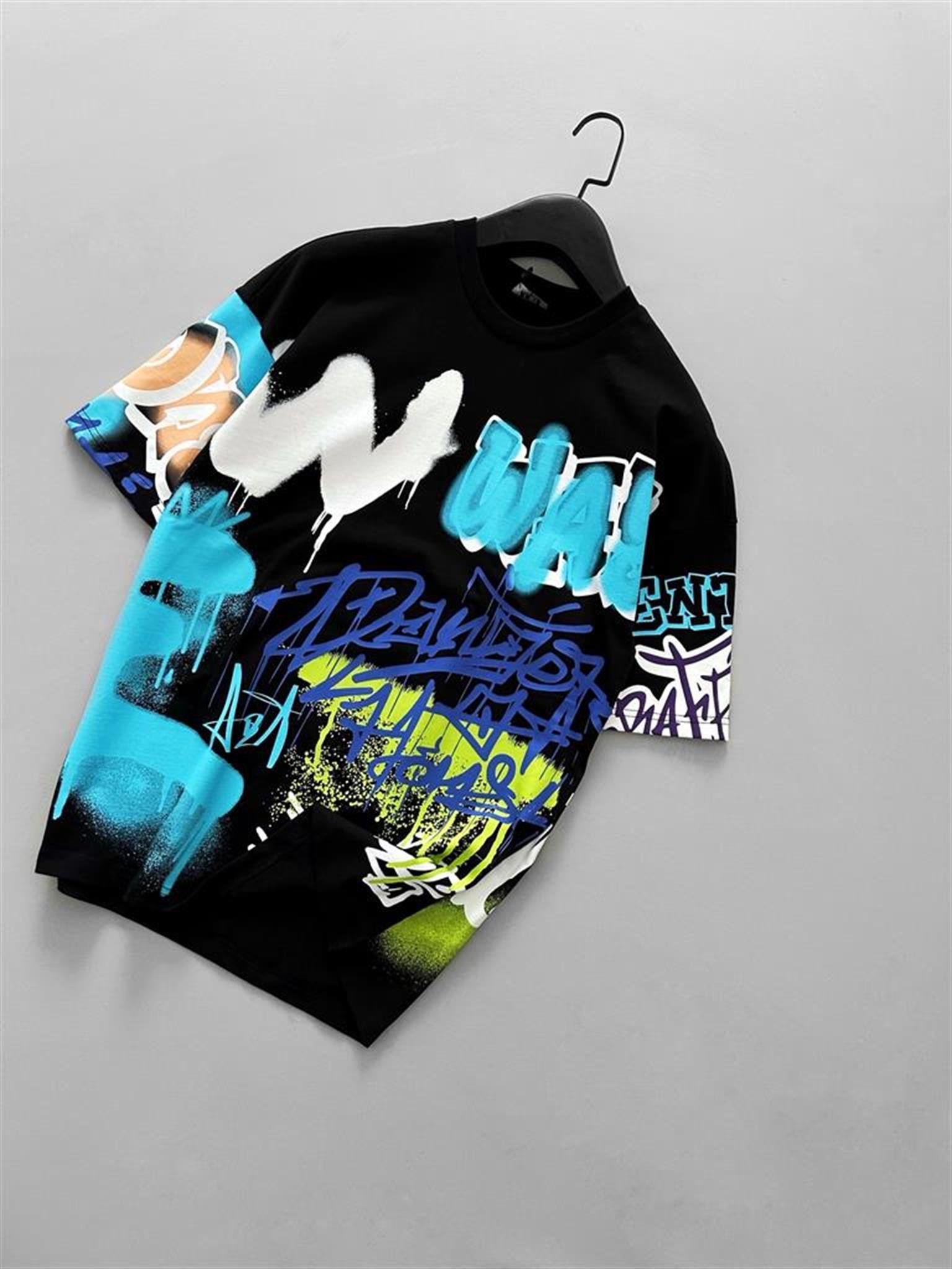 grafiti-baskılı-oversize-t-shirt-siyah