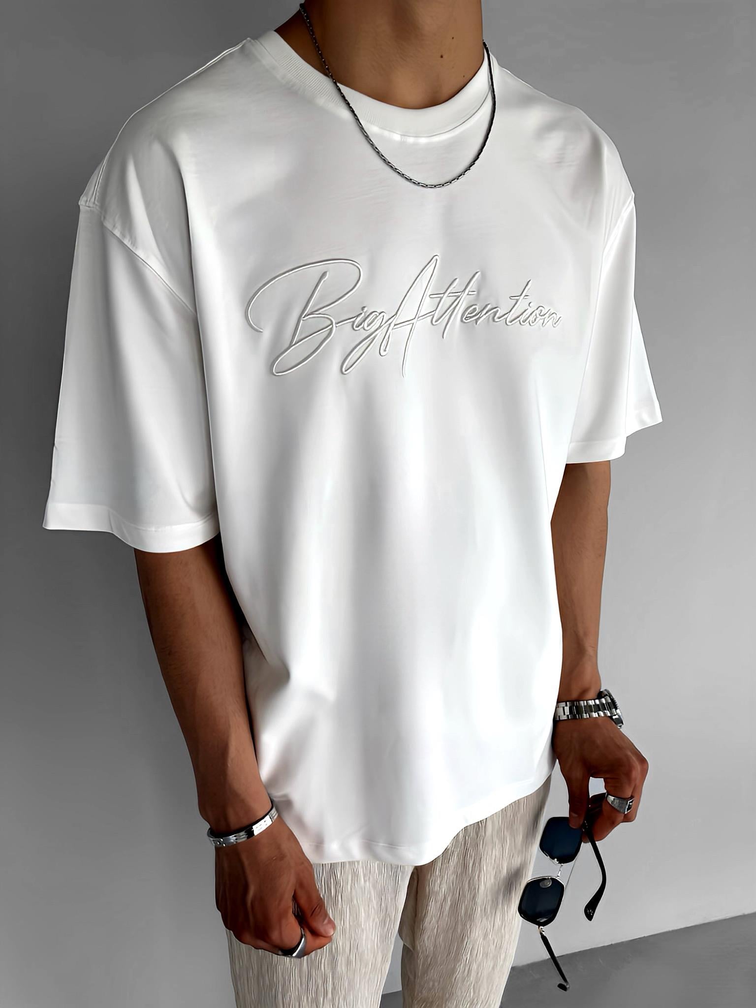 Oversize 'Big Atlention' İşlemeli T-Shirt Beyaz