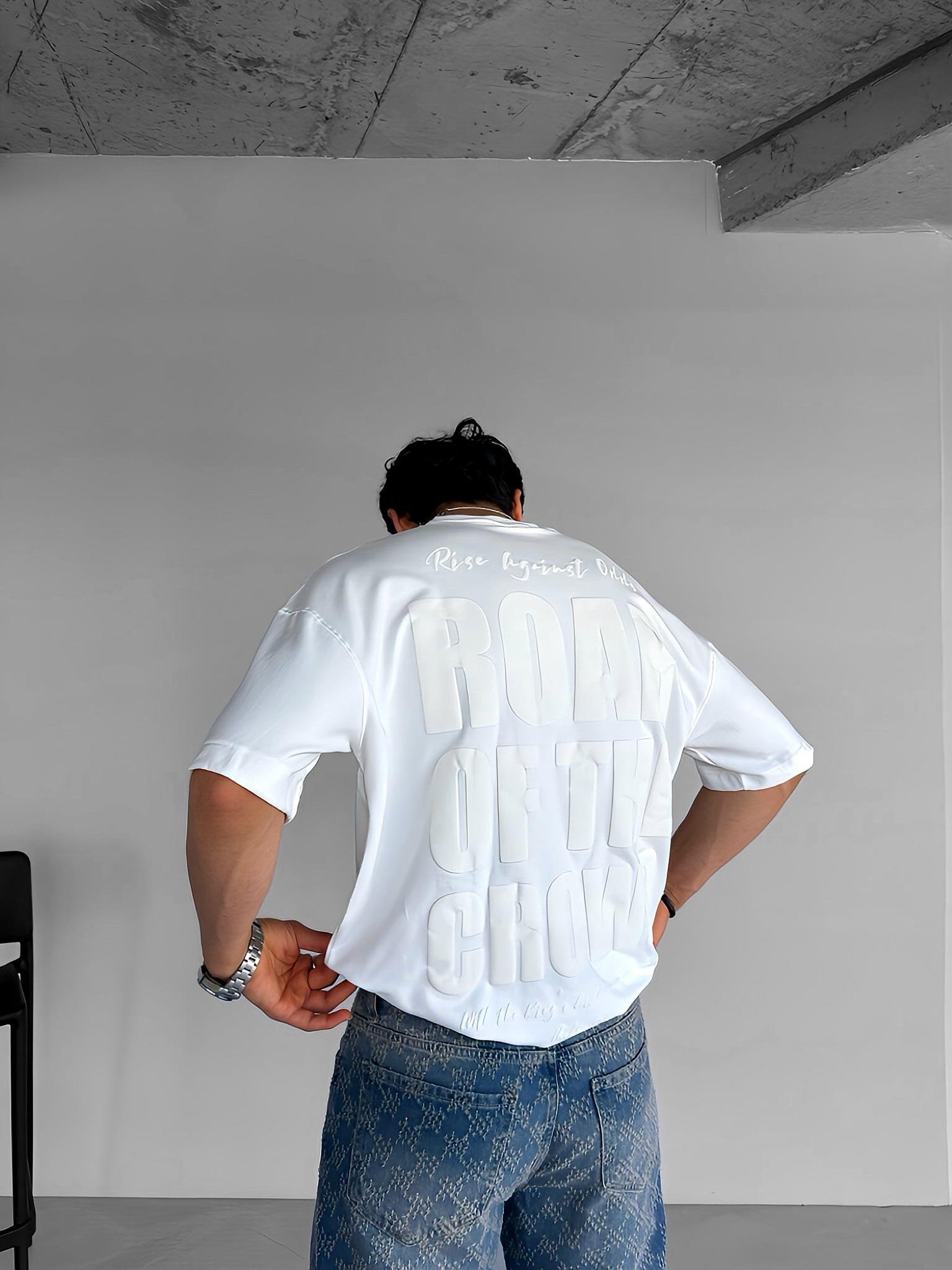 Oversize Bisiklet Yaka 'Crowd' Baskılı T-Shirt Beyaz
