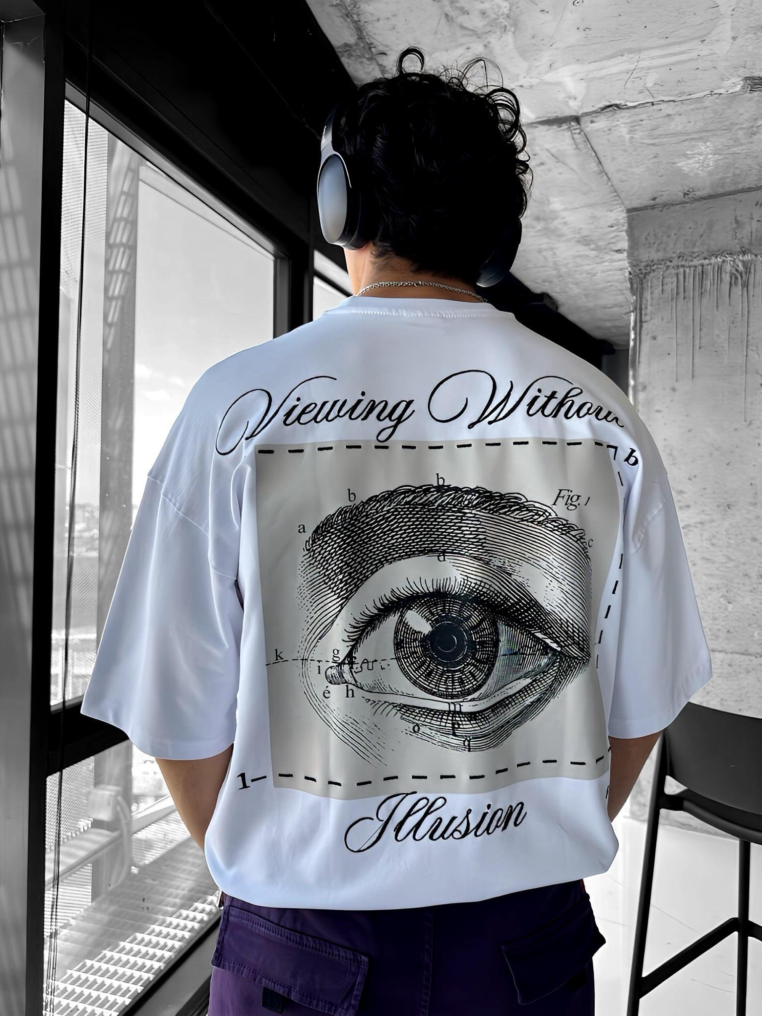 Oversize Nakışlı Slogan İşlemeli Tasarım T-Shirt Beyaz