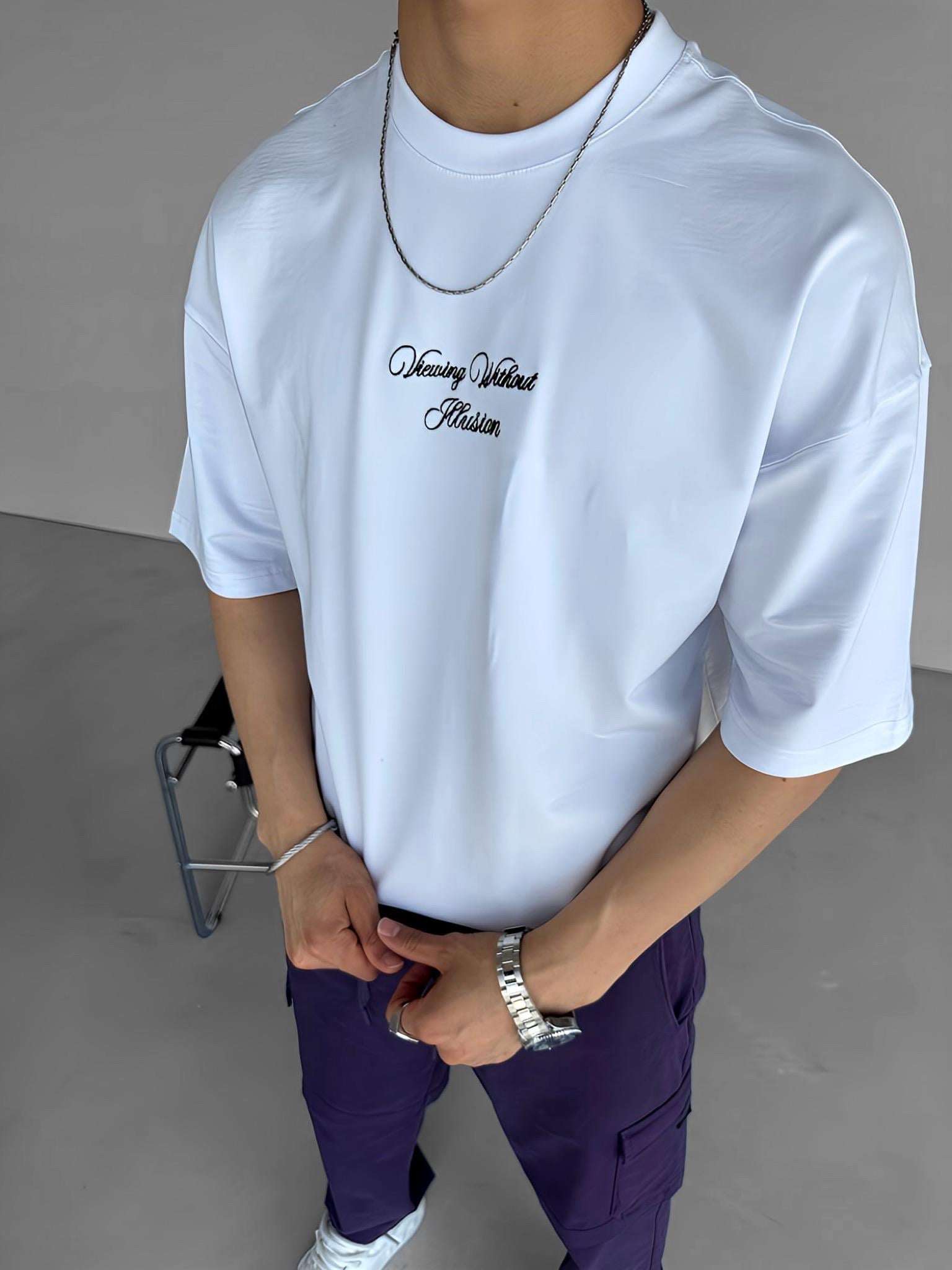 Oversize Nakışlı Slogan İşlemeli Tasarım T-Shirt Beyaz