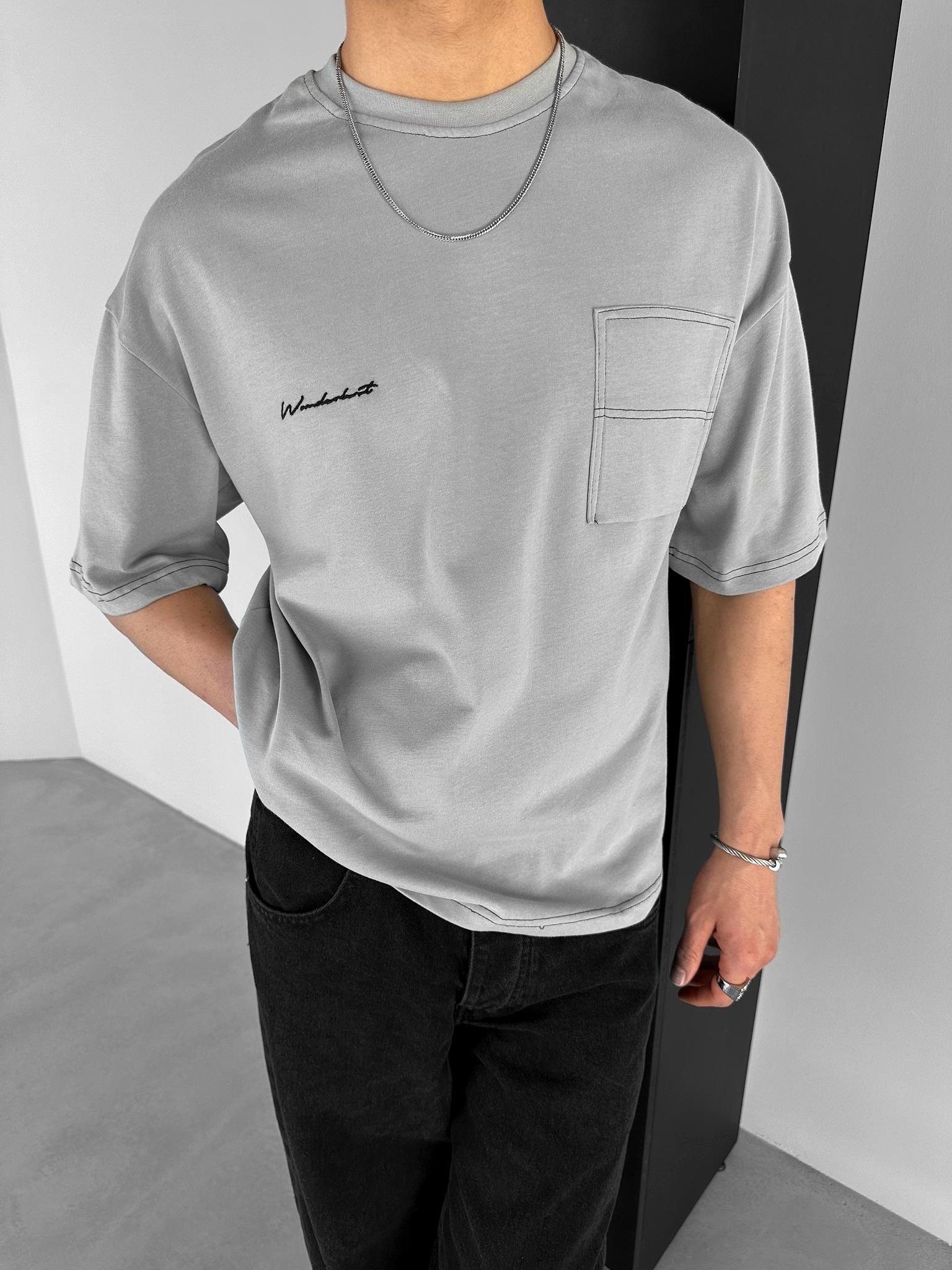 Oversize Nakışlı Ters Cep Detaylı T-Shirt Gri