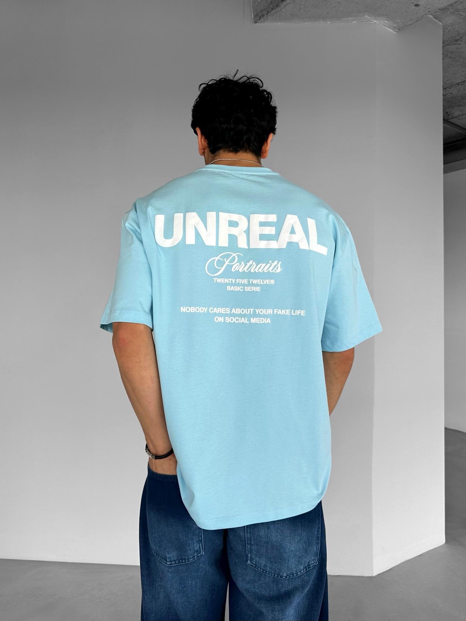 Oversize Yıkamalı %100 Pamuk Arkası Kabartma Baskılı T-Shirt Mavi