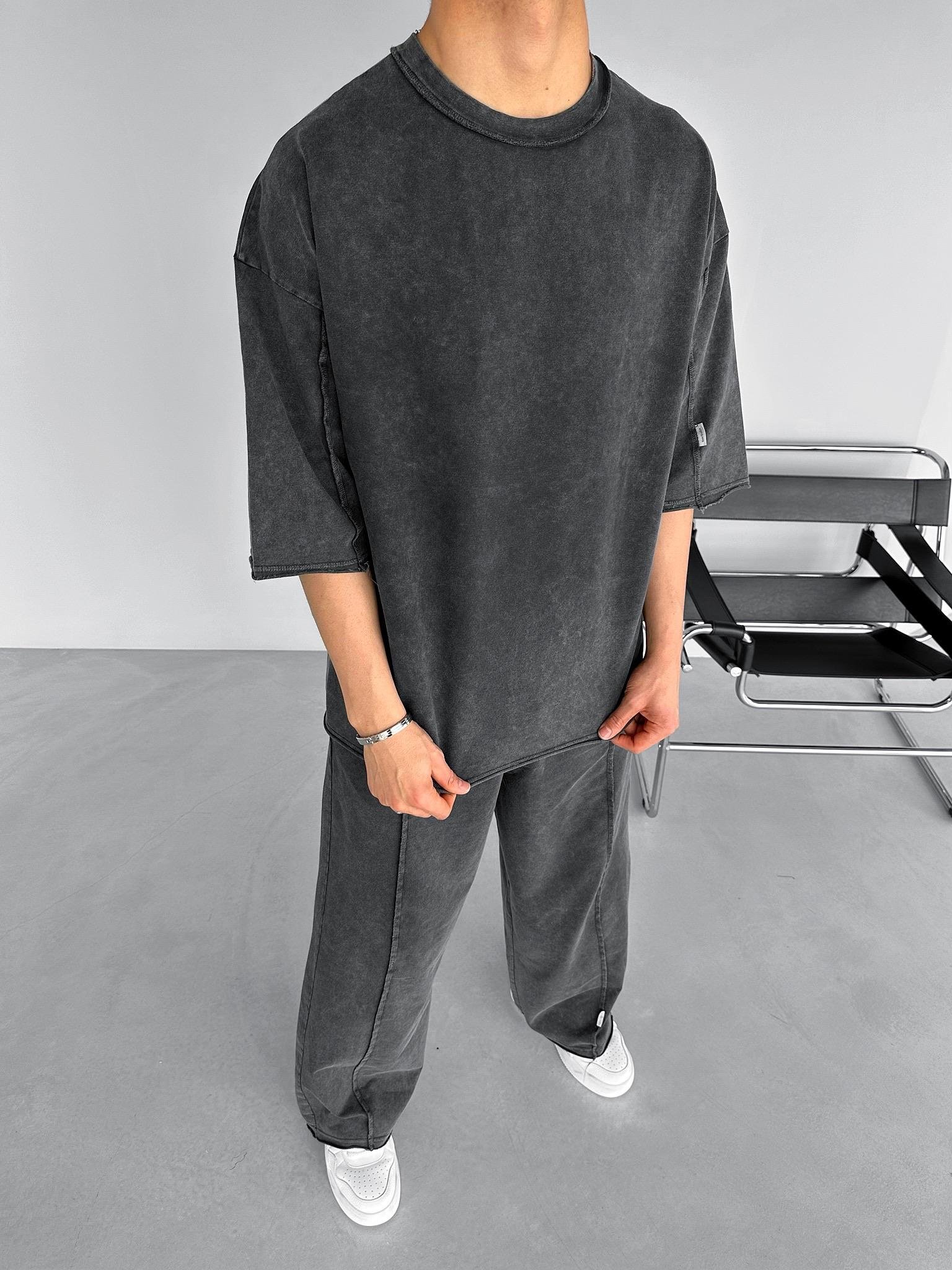 Oversize Yıkamalı Ters Dikiş Detaylı T-Shirt Siyah