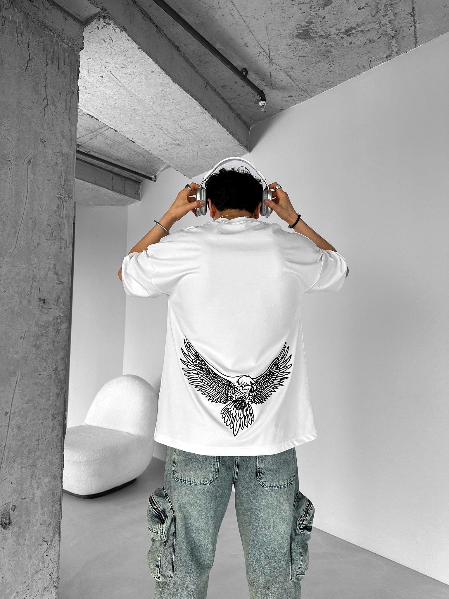 Oversize Yuvarlak Yaka Nakışlı T-Shirt Beyaz