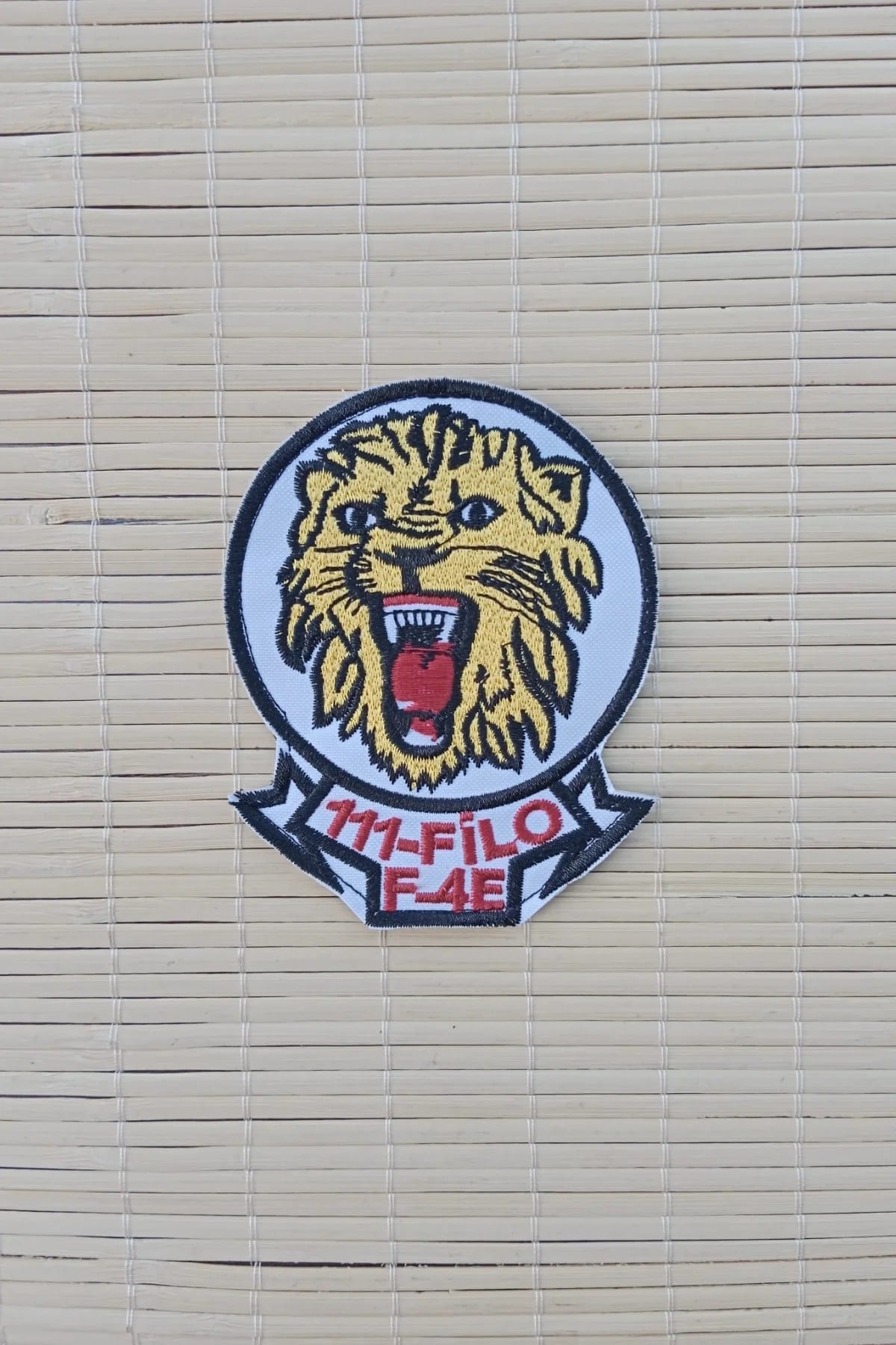 111 Filo F 4e Yazili Aslan Logolu Fermateks Dokuma Nakis İslemeli Arma Patch Pec